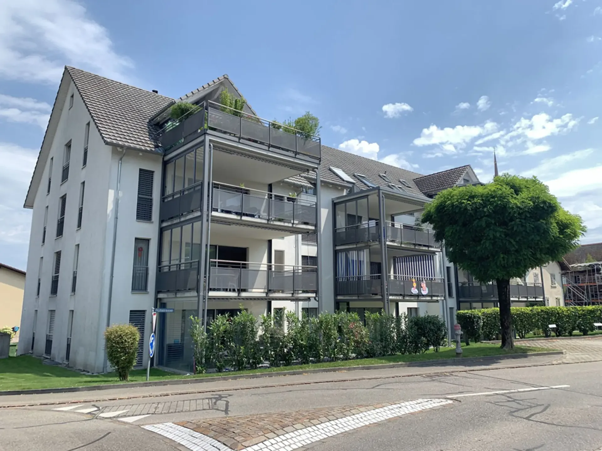 Appartement attractif de 3,5 pièces au rez-de-chaussée avec un spacieux espace de séjour