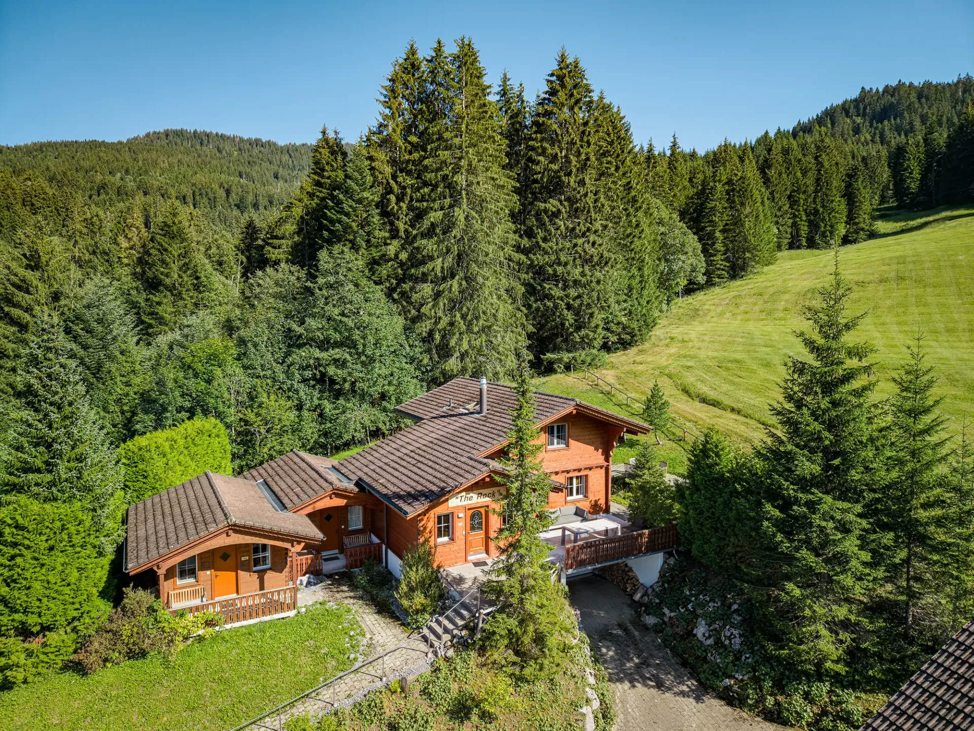 COMPLESSO DI CHALET AI MARGINI DEL BOSCO SULLA BRUNNIALP