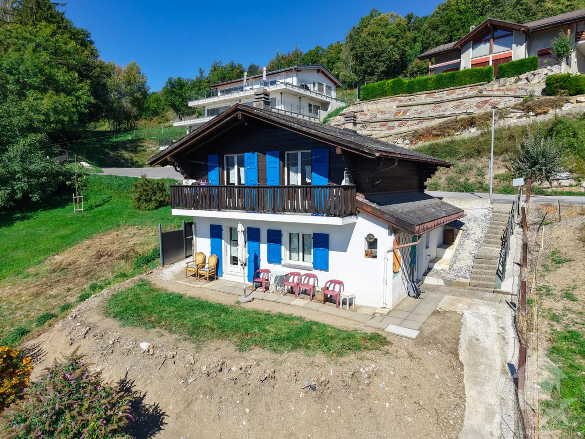 Charmantes kleines Chalet 4.5 Zimmer, superbe Lage, ruhig, Blick, sonnig!