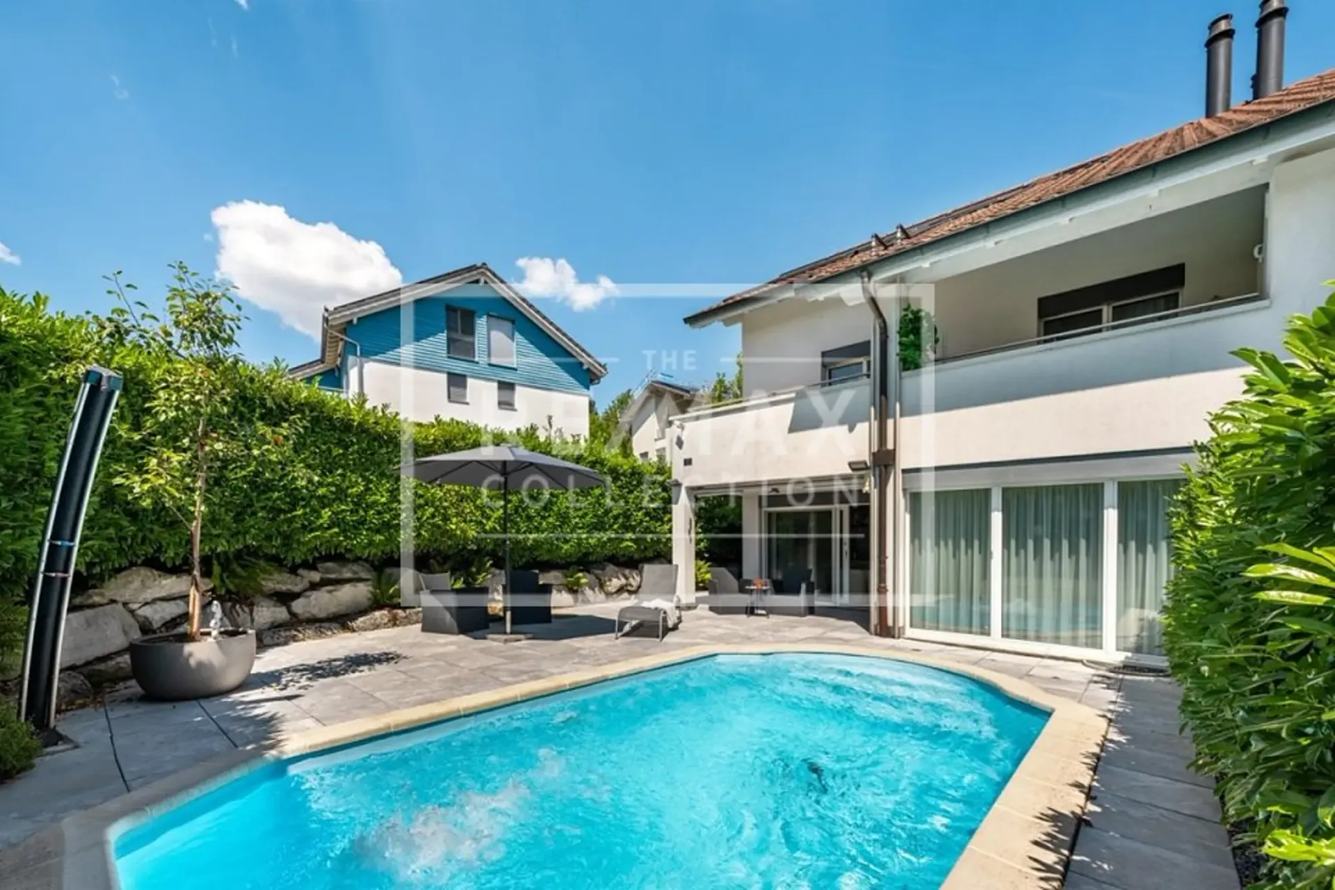 Votre nouvelle oasis familiale - Maison de famille bien entretenue de 6½ pièces avec piscine