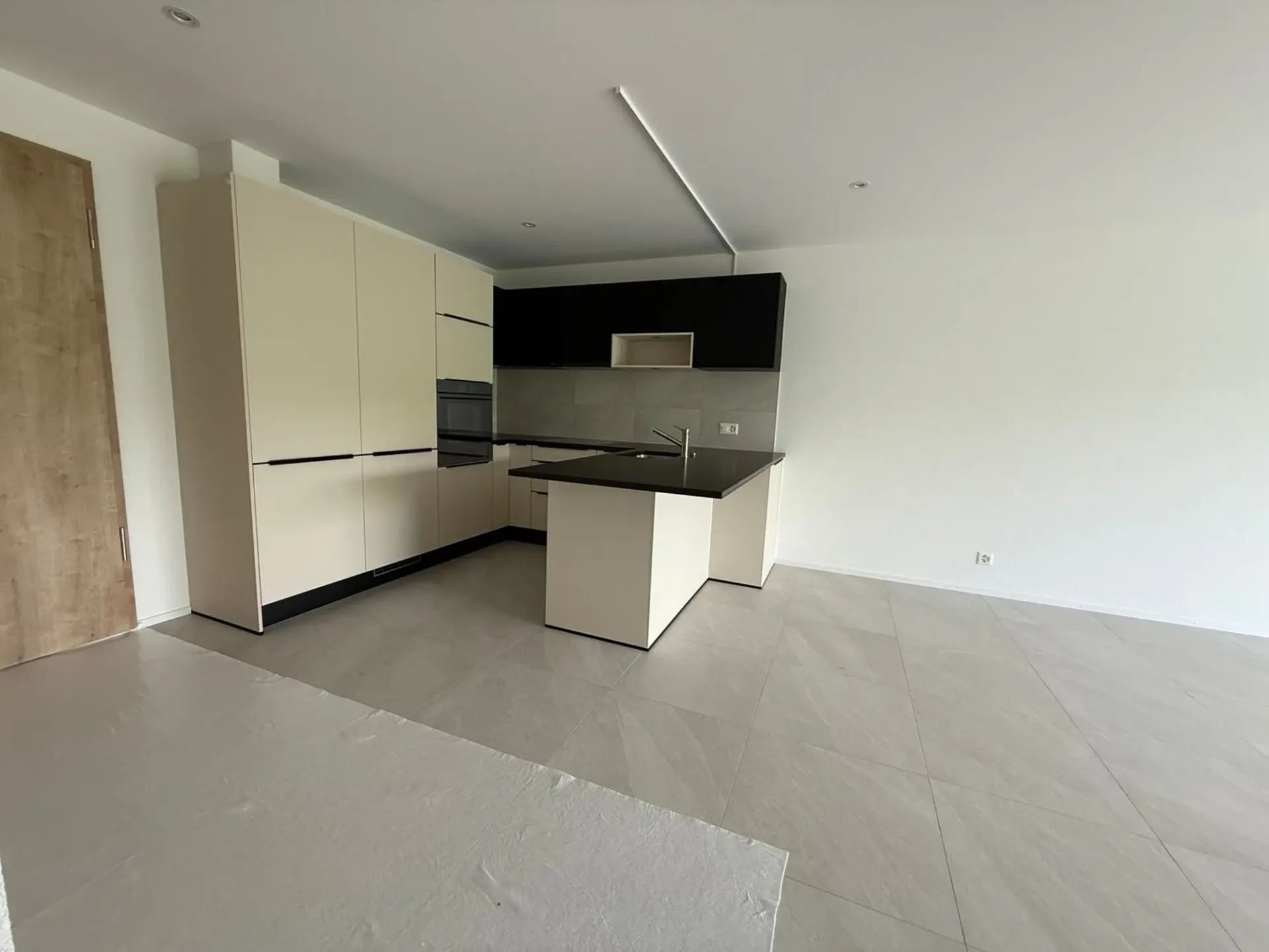 Wohnung mit 3.5 Zimmern im 1. Stock