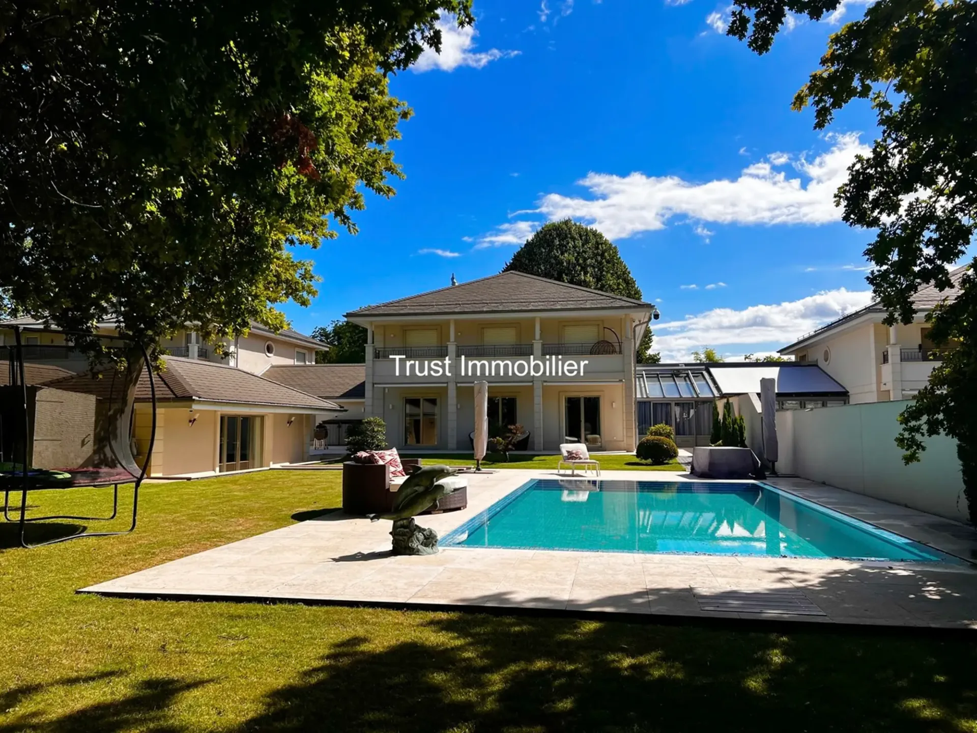 6033.A Genève Conches : Villa moderne avec vue sur le Salève