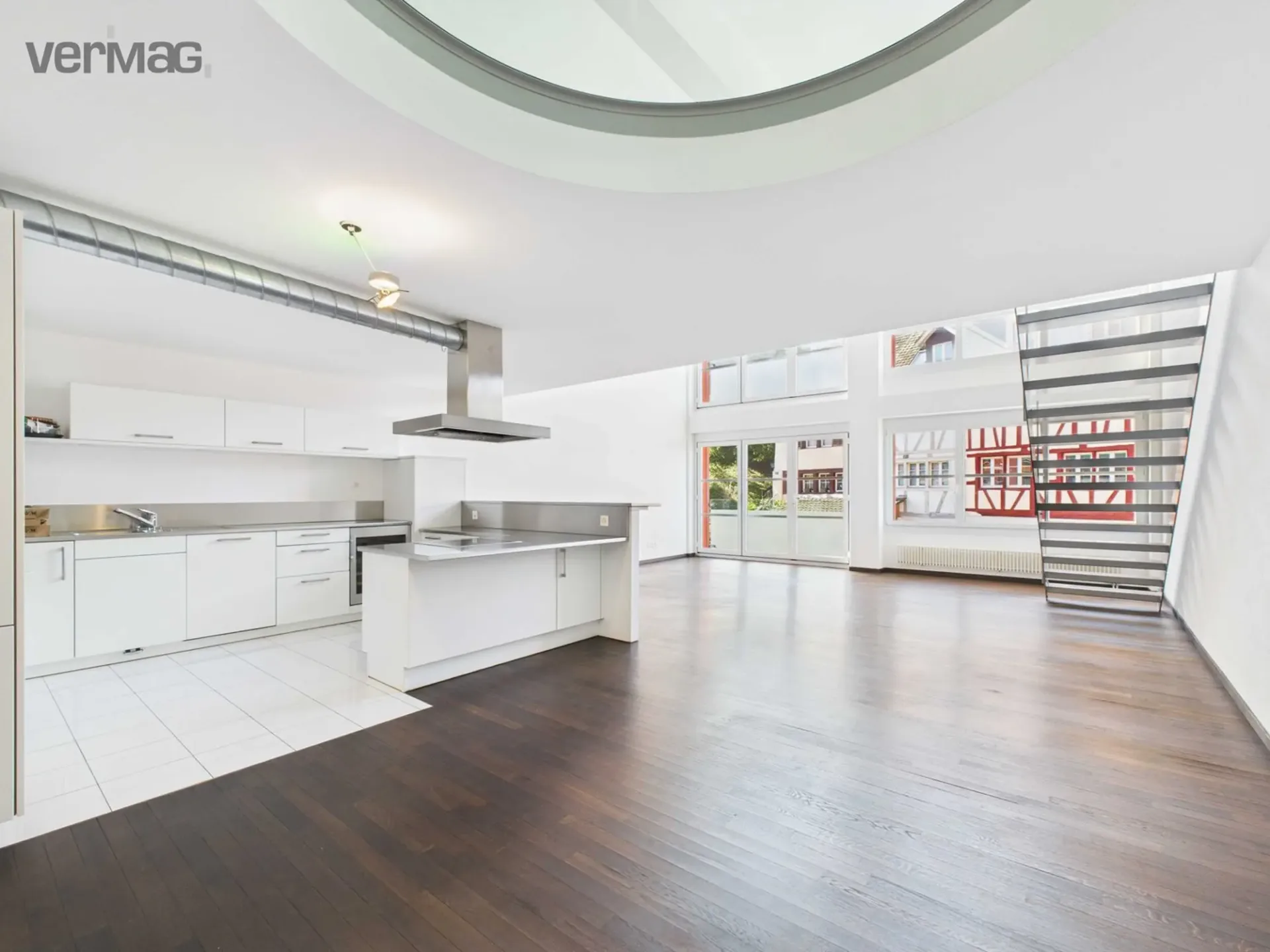 Loft unique de 4,5 pièces avec beaucoup d'espace et une atmosphère de vie particulière