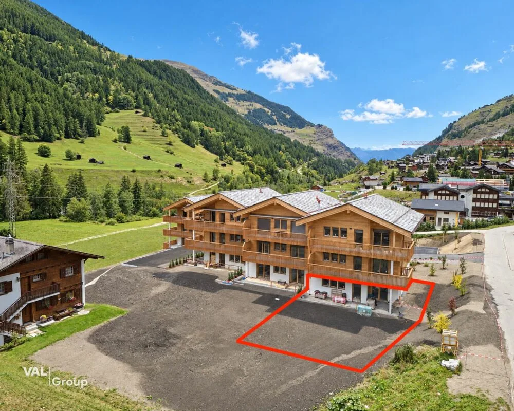 Facing the Dent Blanche, a bright 4.5-room apartment extended by a pleasant outdoor space