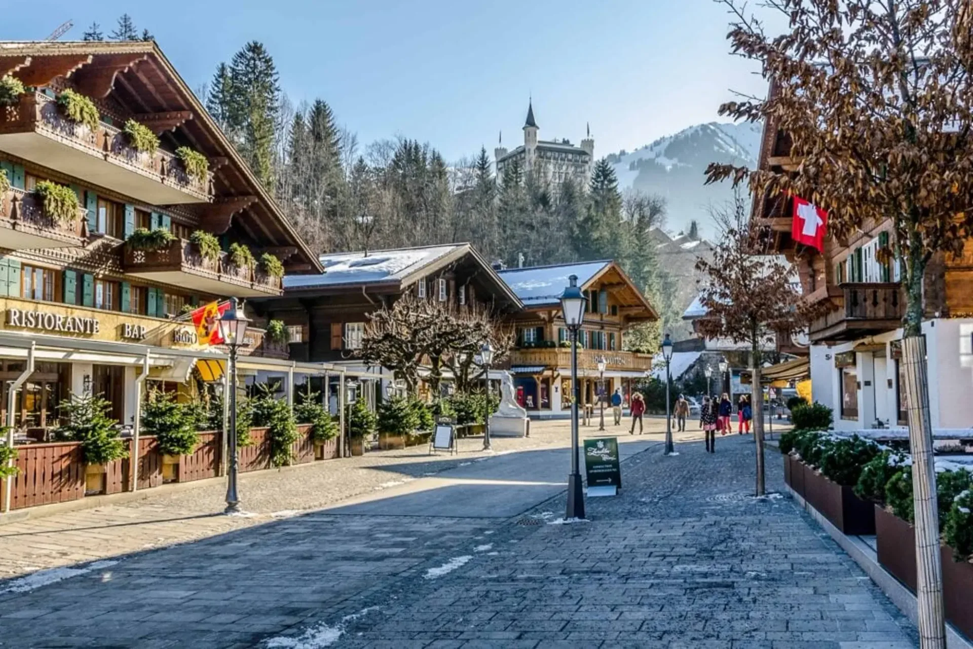Einzelhandelsfläche mit der besten Lage an der Promenade in Gstaad