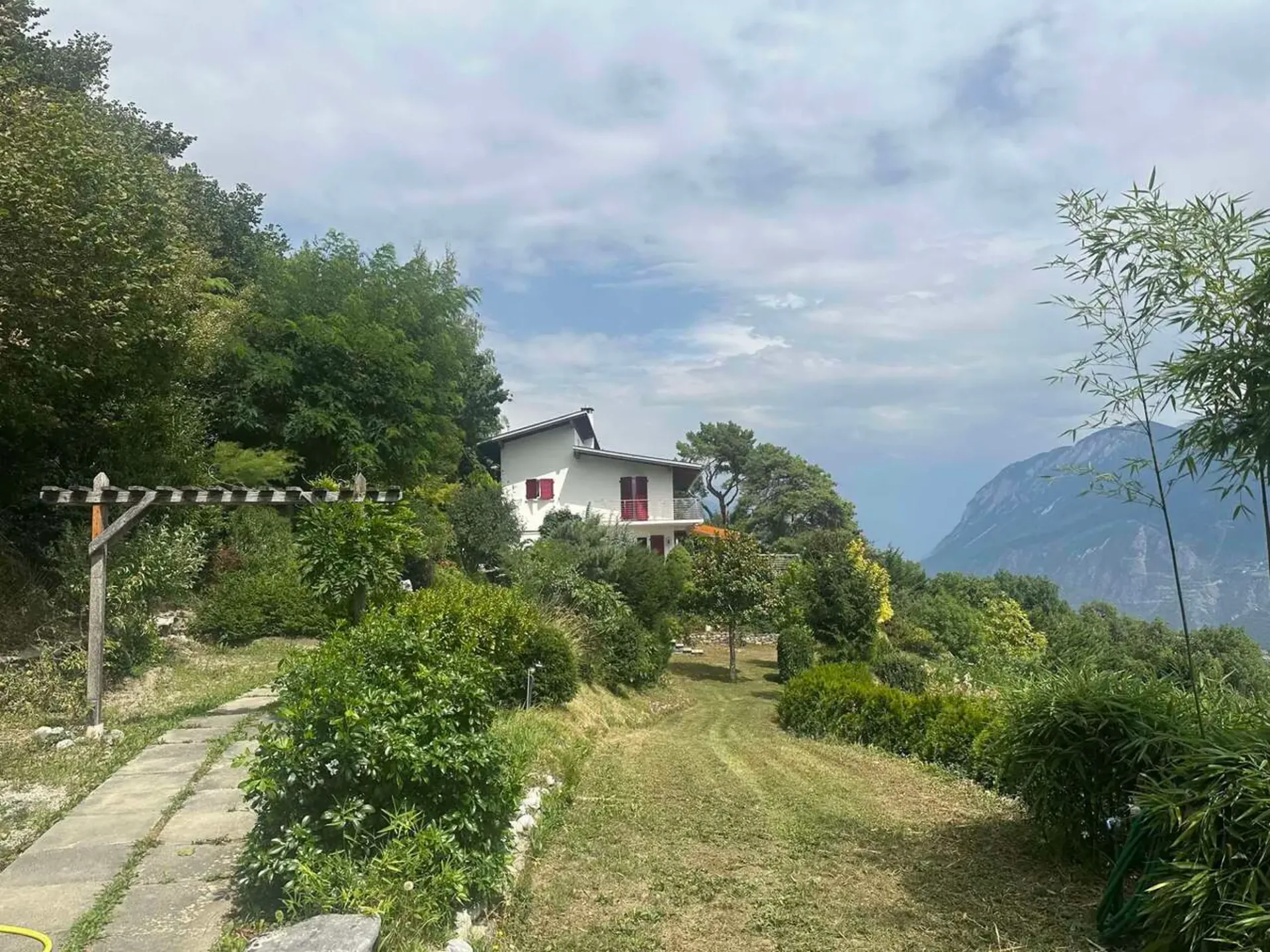 Villa spaziosa su un lotto di 10'000 m² a Chermignon-d'en-Bas