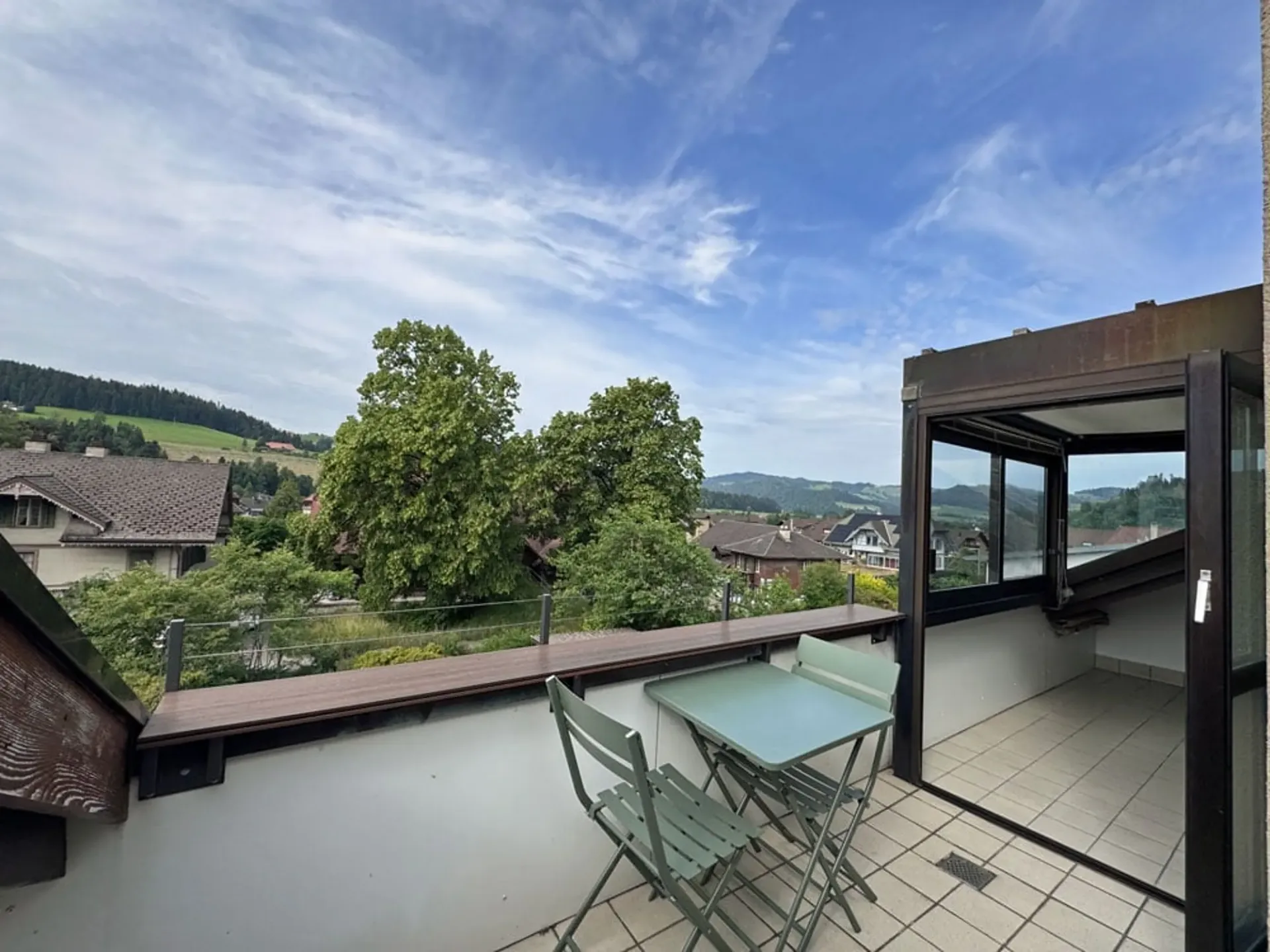 Ruhige Dachwohnung im Dorfkern mit schöner Aussicht