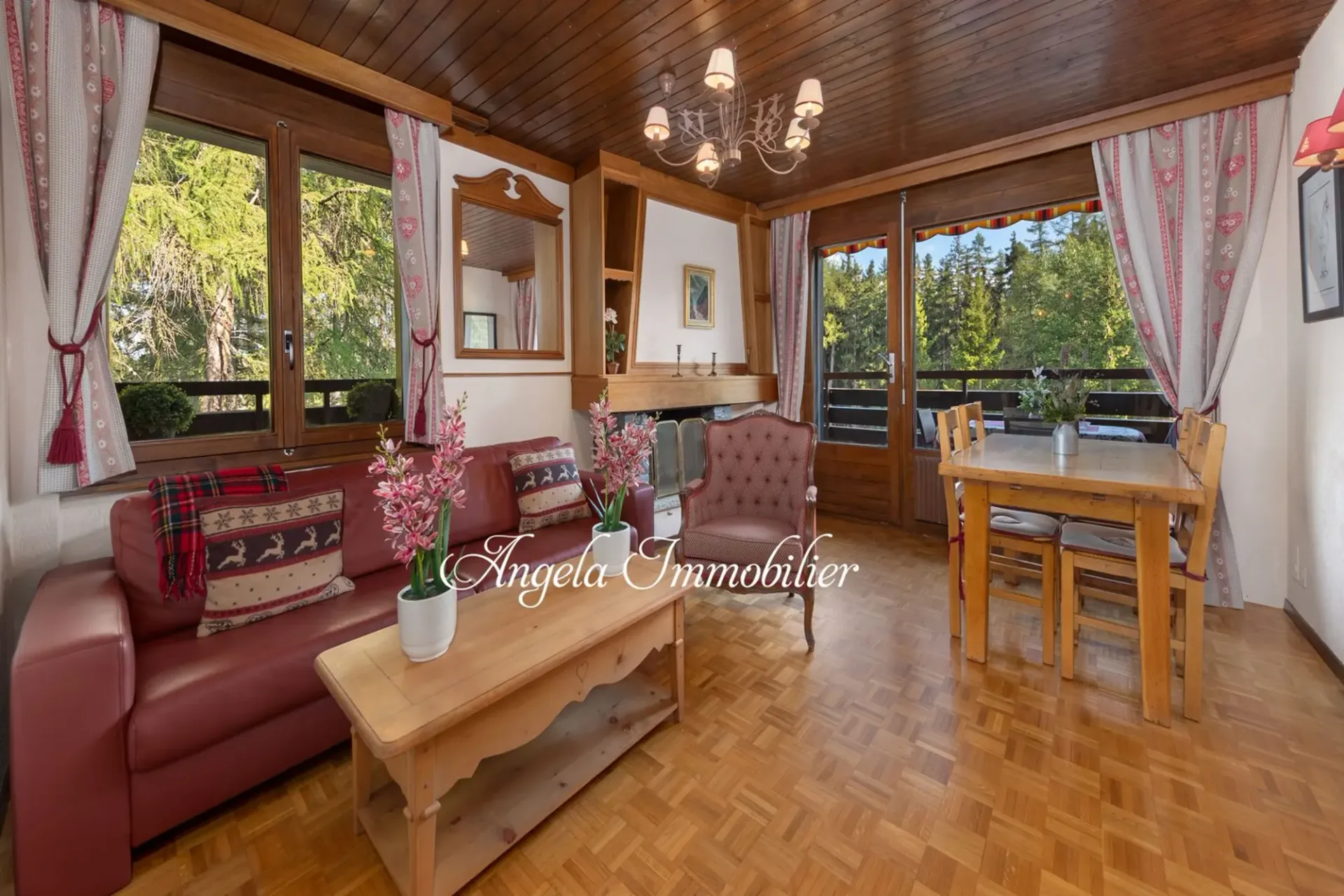Rive du Golf a charming 2 bedroom sunny apartment only a 10 minute walk from the center