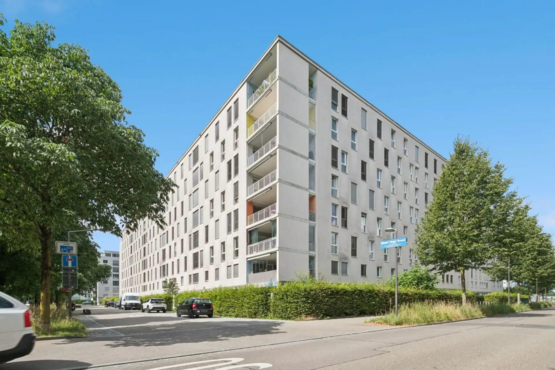 Lichtdurchflutete 3.5-Zimmer Wohnung mit Blick in Zürich inkl. 2 Garagenstellplätze