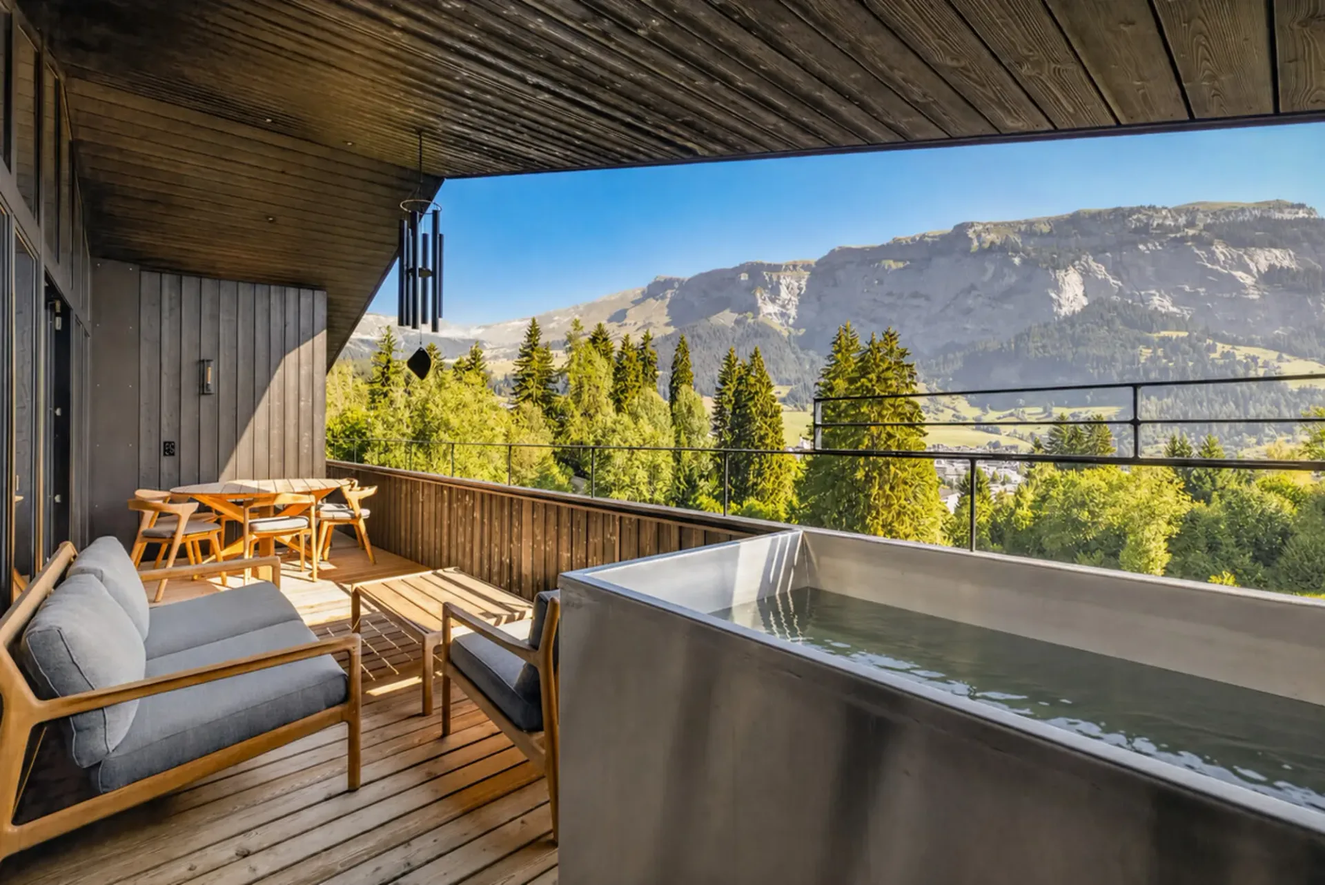 Flims Waldhaus: modernes Wohnen mit Weitsicht und Ski-in