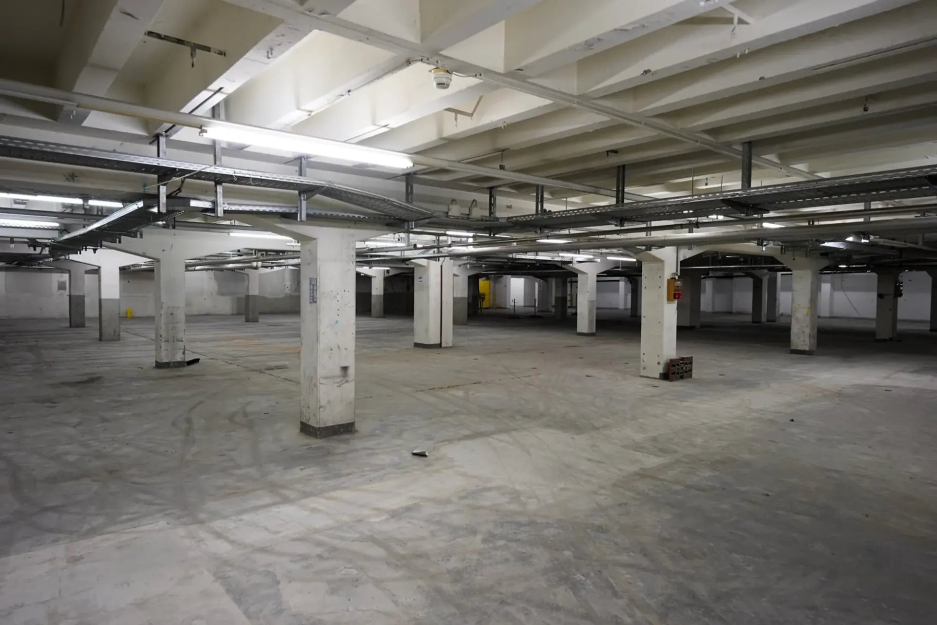 Versatile commercial spaces with optimal infrastructure in Zofingen
