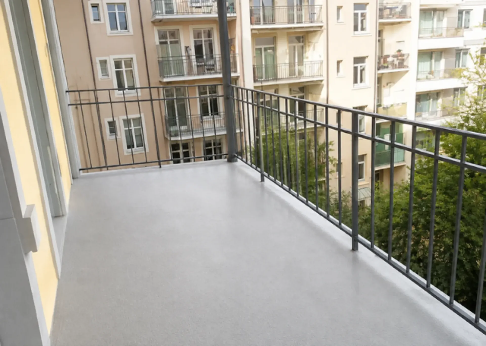 sanierte Altbauwohnung - ruhige Seitenstrasse im beliebten Gundeli