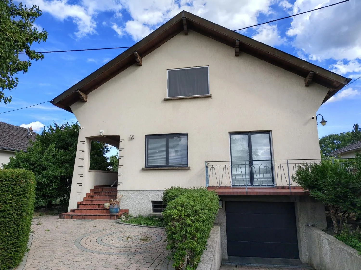 Ampia casa familiare di 5 camere da letto, 165 m², seminterrato e garage per 3 auto a Sausheim