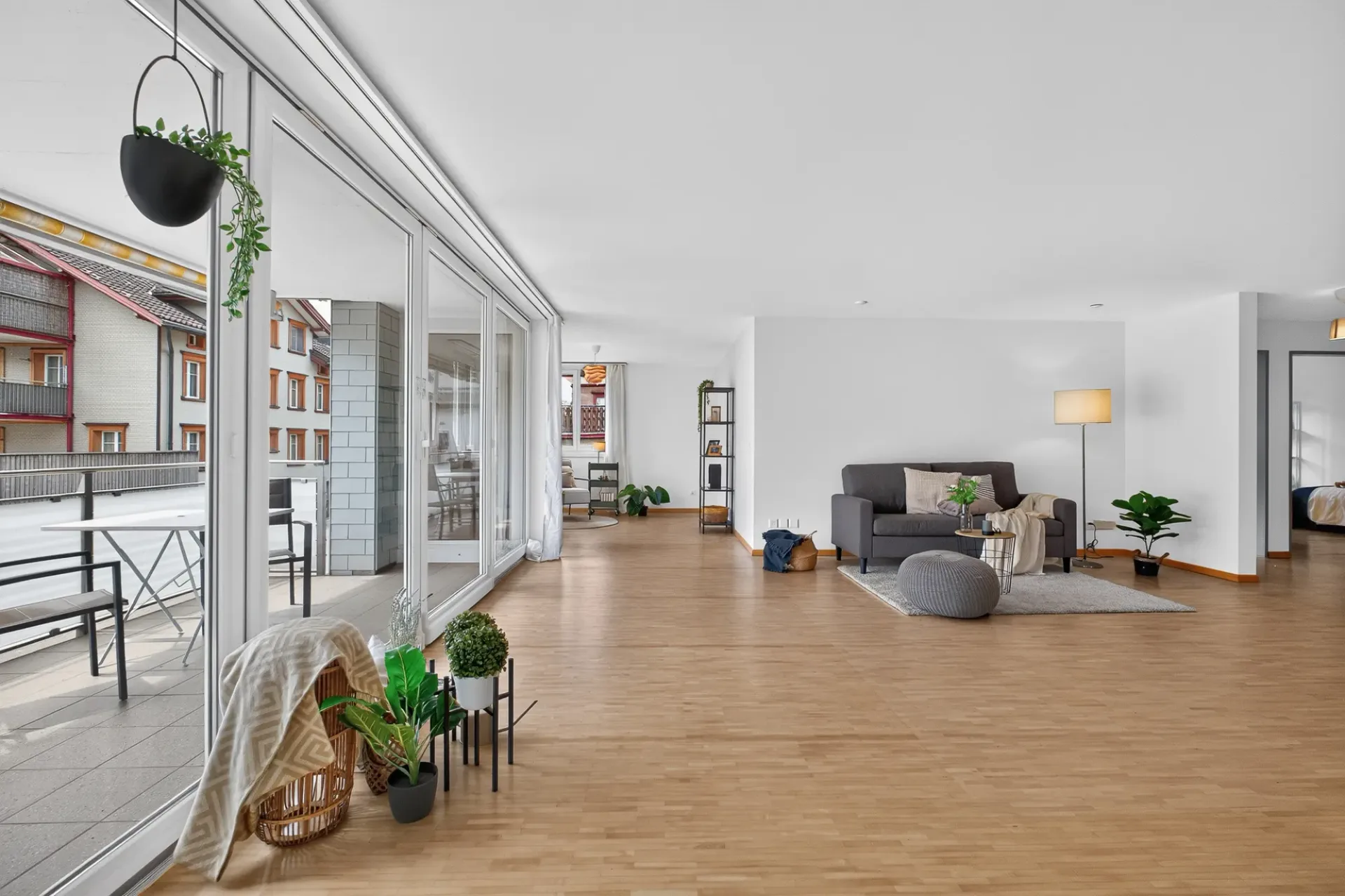 EXKLUSIVE 4.5-ZIMMER-WOHNUNG MIT GROSSZÜGIGEM RAUMGEFÜHL