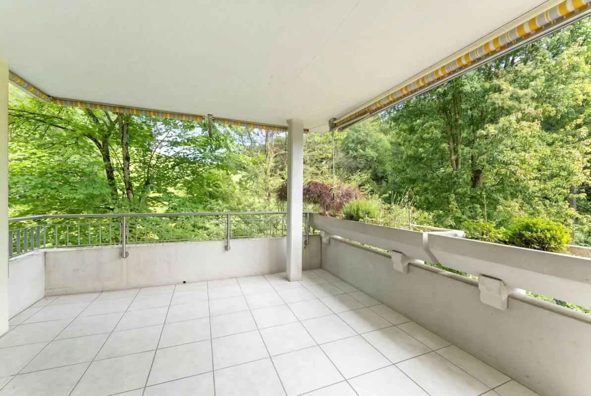Wohnen im Grünen mit Pilatusblick: Helle 5.5-Zimmer-Wohnung mit zwei Balkonen