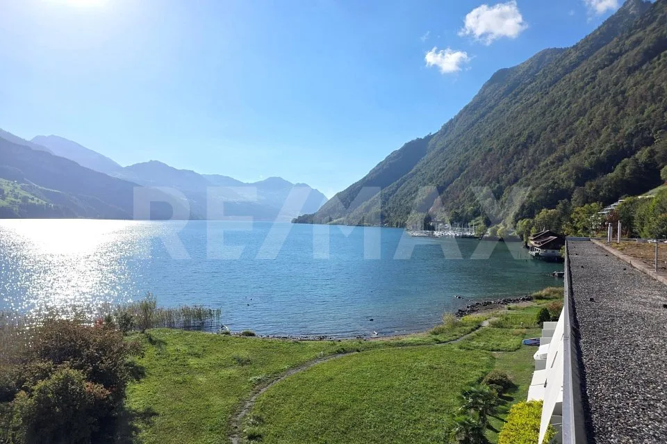 Neubau-TOP-3.5-Zi.-Attika-Wohnung, zur Miete, direkt am See, in 6440 Brunnen SZ
