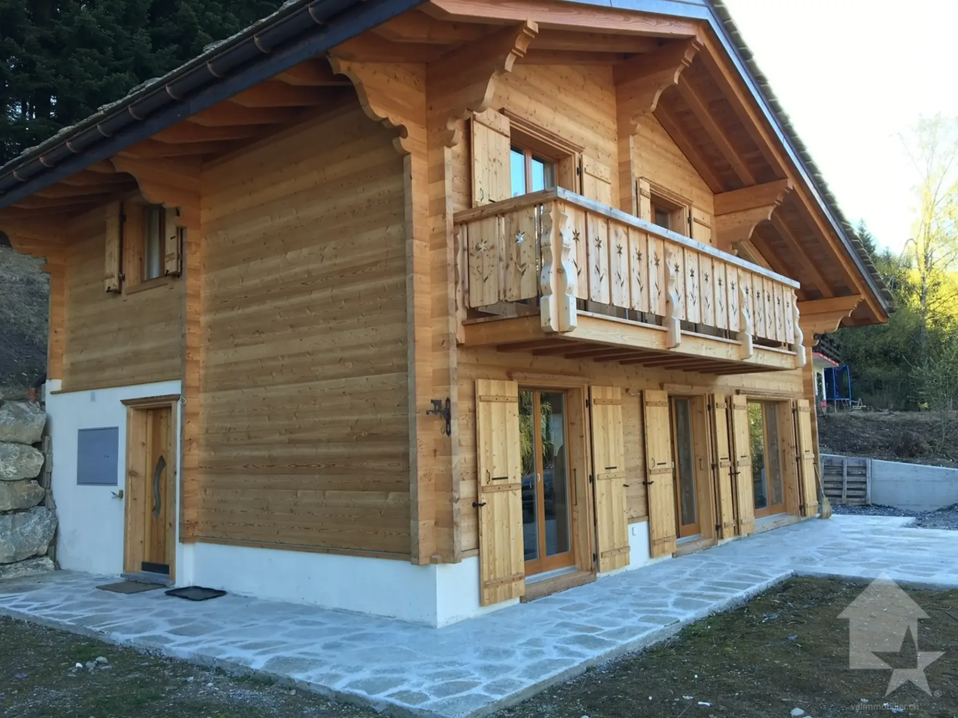 Chalet de 5.5 pièces sur plan, calme, ensoleillé, belle vue