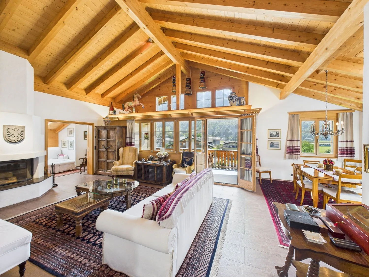 Luxurious and elegant 6.5-room attic apartment in Meiringen