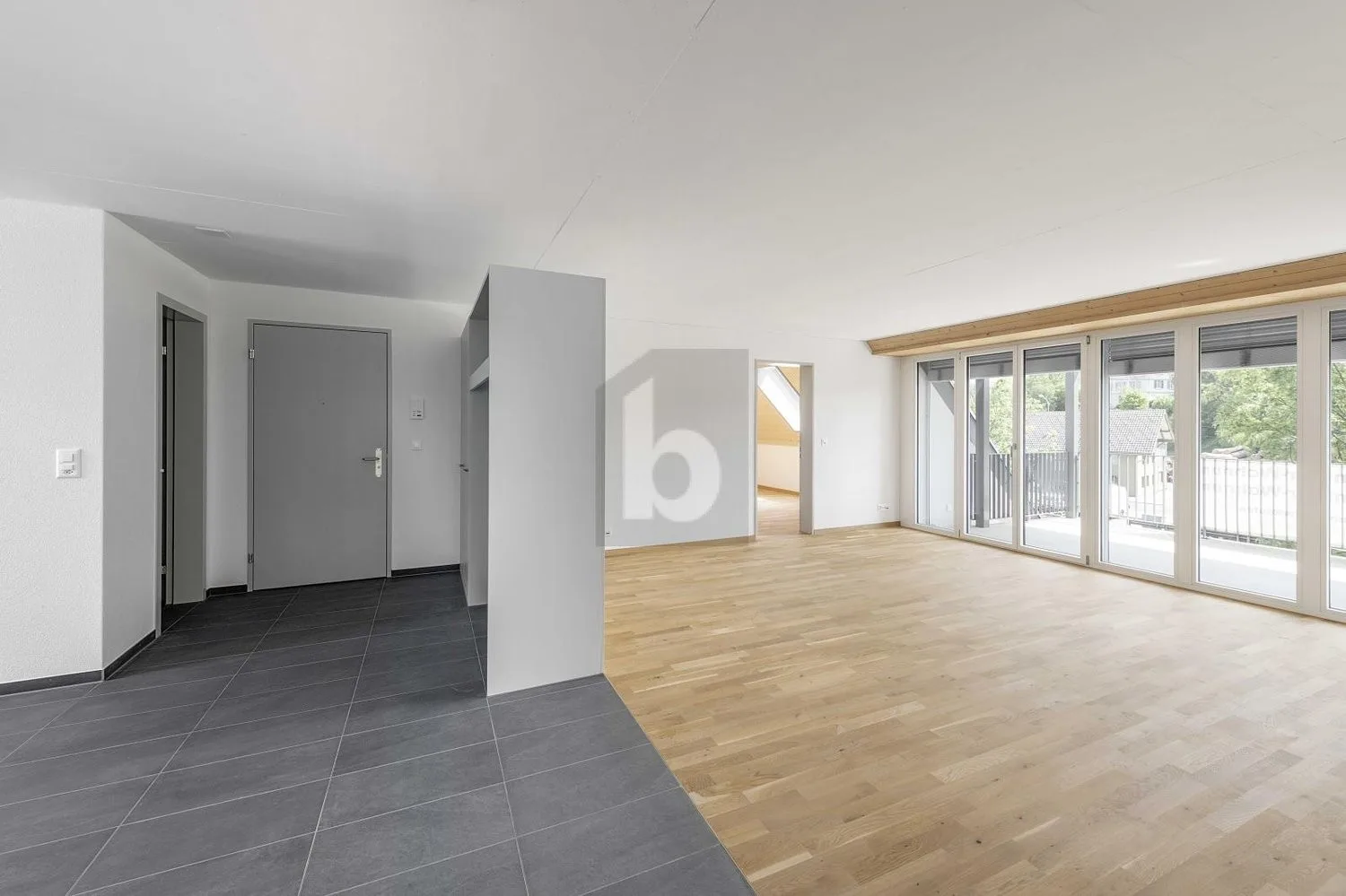 NACHHALTIGER NEUBAU IM GRÜNEN