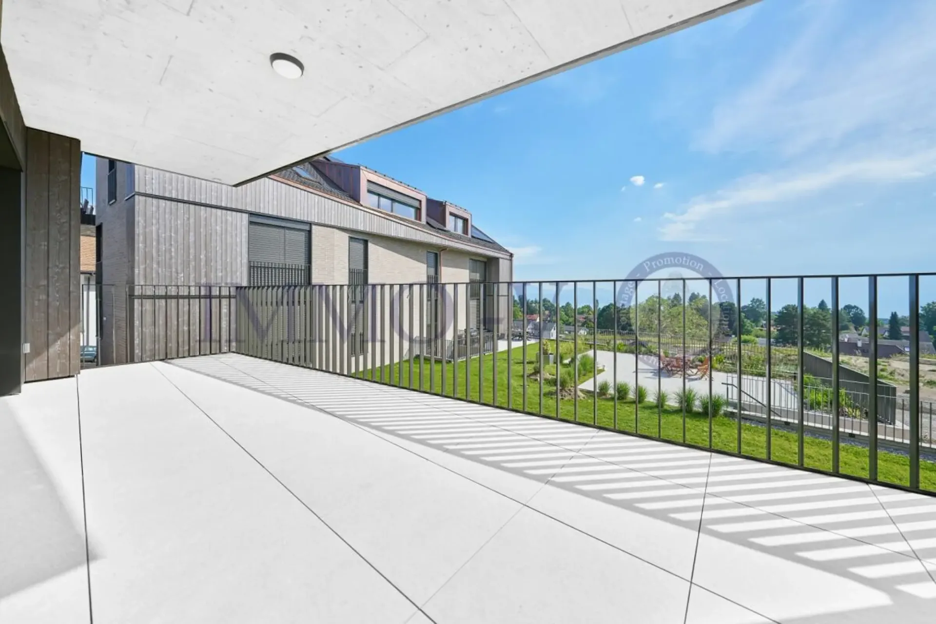 NUOVO E CONTEMPORANEO DI ALTO LIVELLO CON BALCONE-TERRAZZA