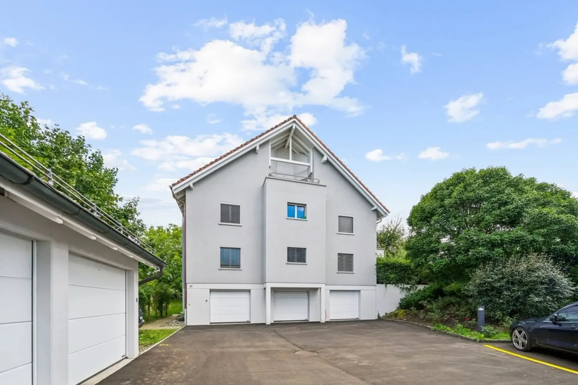 Moderne und hochwertige Wohnung mit Garten zu vermieten
