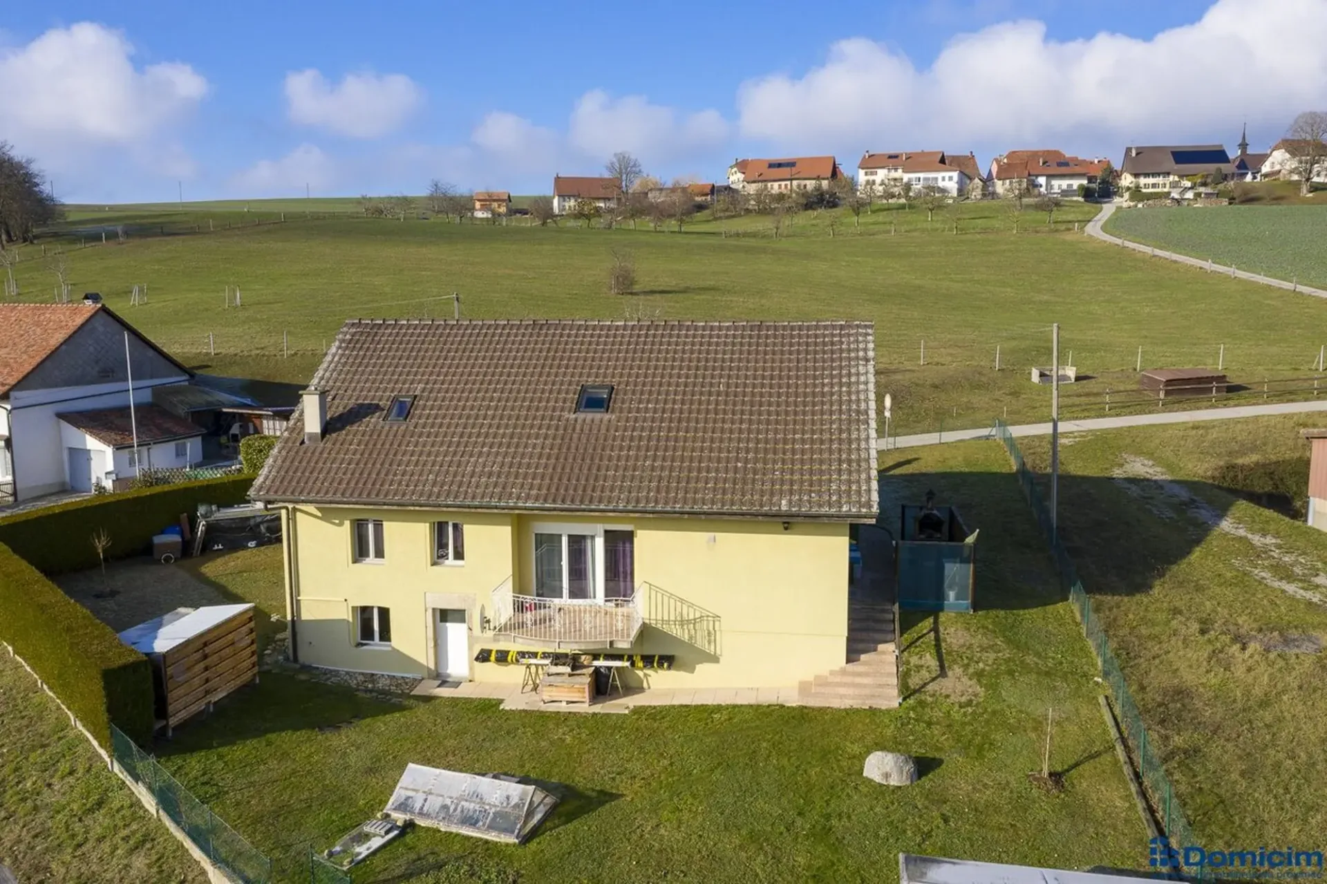 Renovierte 5.5-Zimmer-Bauernhof inmitten der Natur