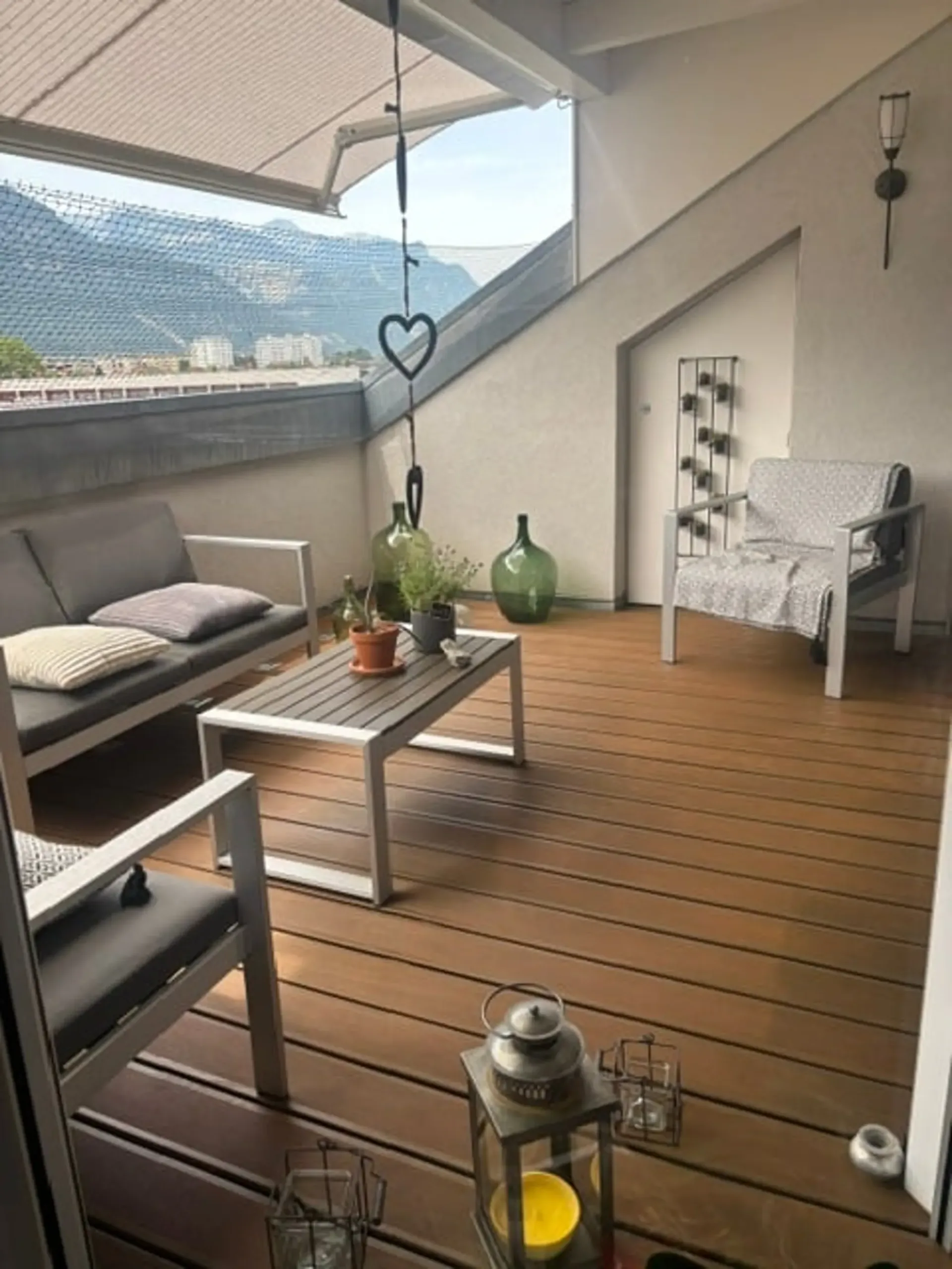 Geräumige 4.5-Zimmer-Dachwohnung mit Balkon in Collombey-Muraz