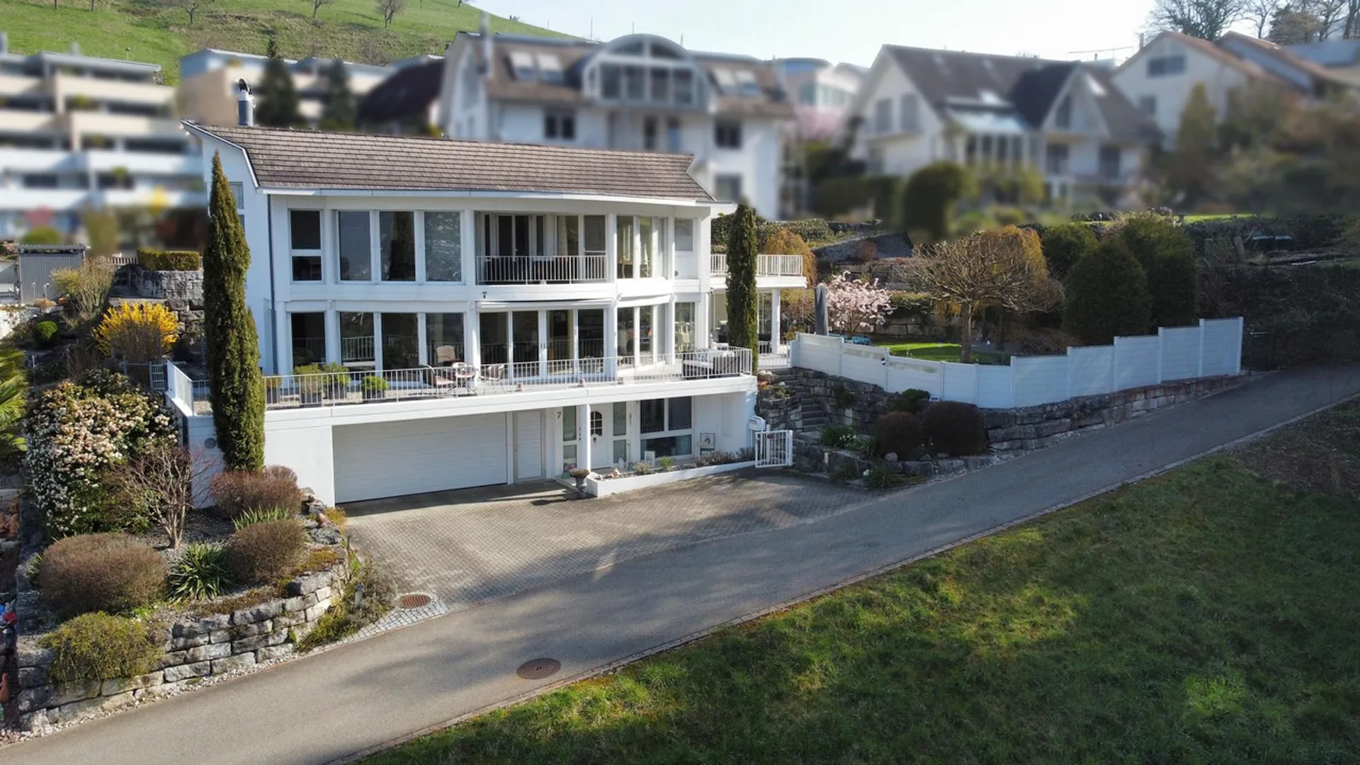 Traumhaftes 7.5-Zimmer-Einfamilienhaus mit Doppelgarage und Weitsicht