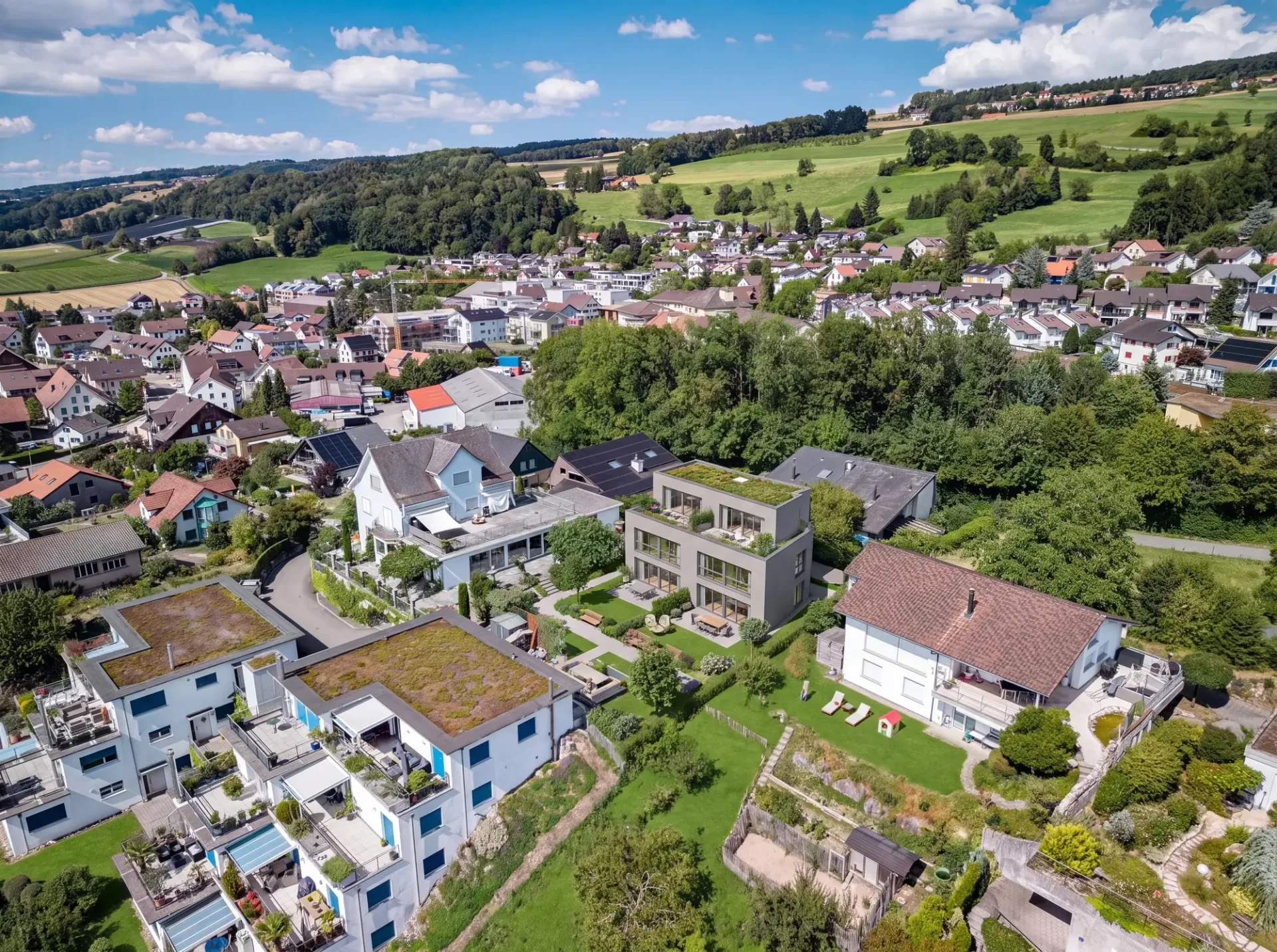909 M² ATTRAKTIVES WOHNBAULAND NAHE ZÜRICH UND AARAU