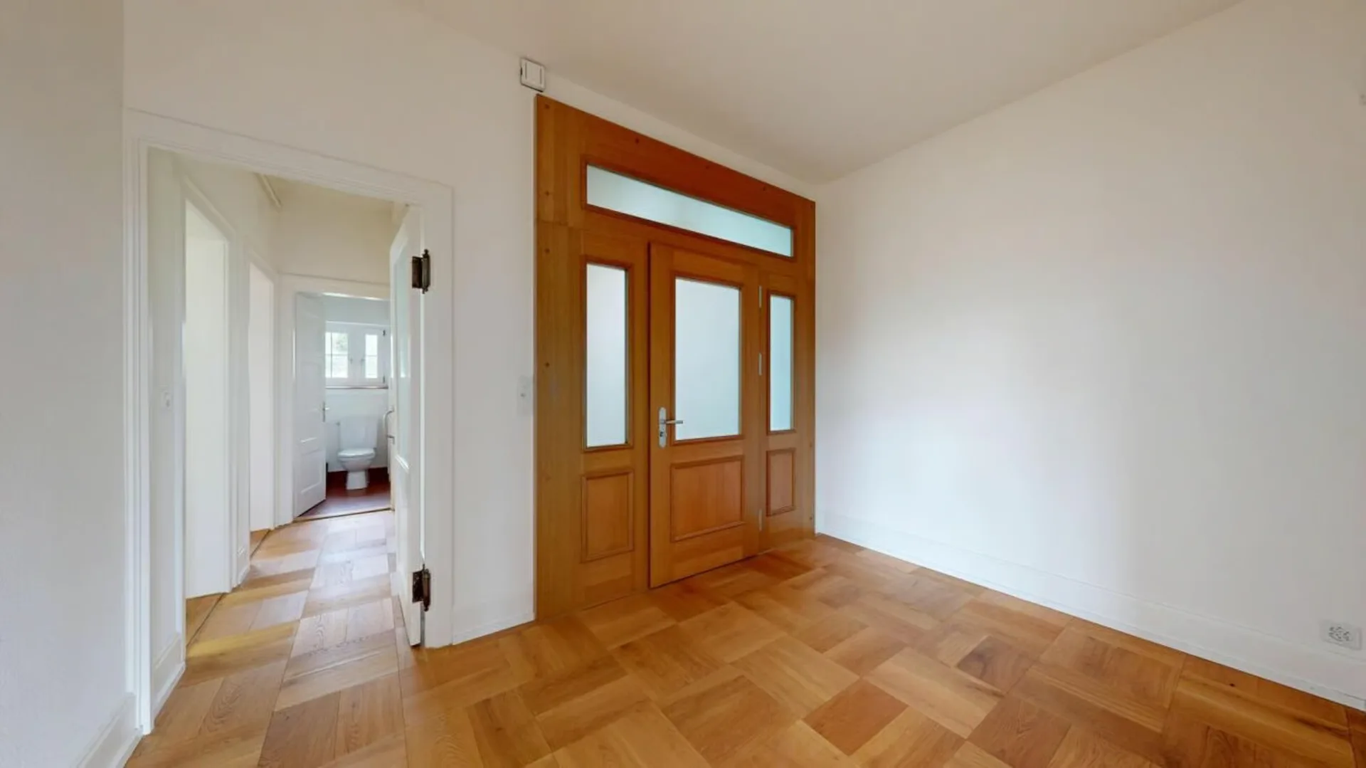 Renovated 3-room apartment with Art Nouveau charm!