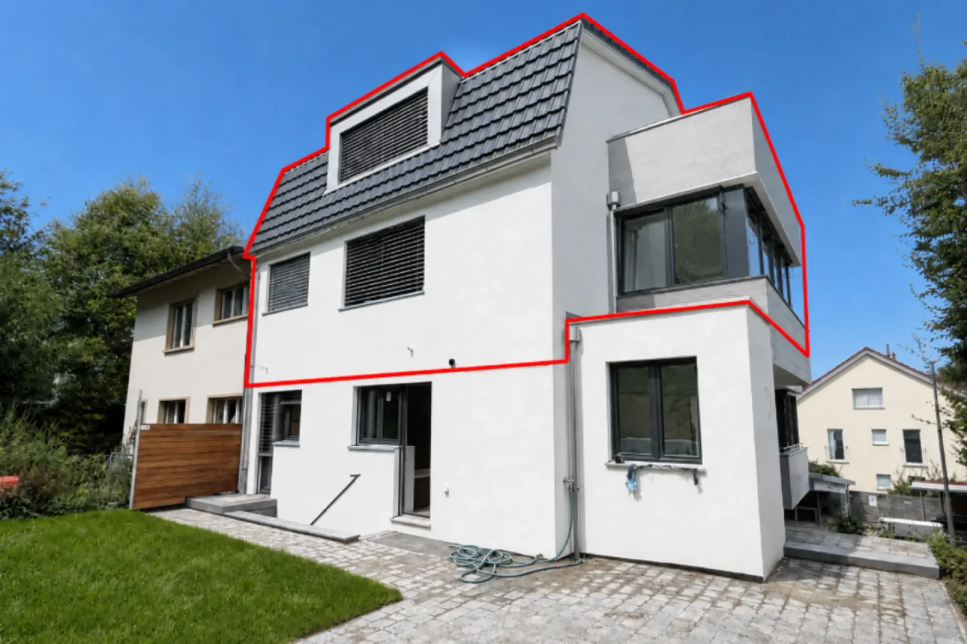 Neu ausgebaute 4.5-Zimmer-Maisonettewohnung in Oberwil inklusive  1 PP