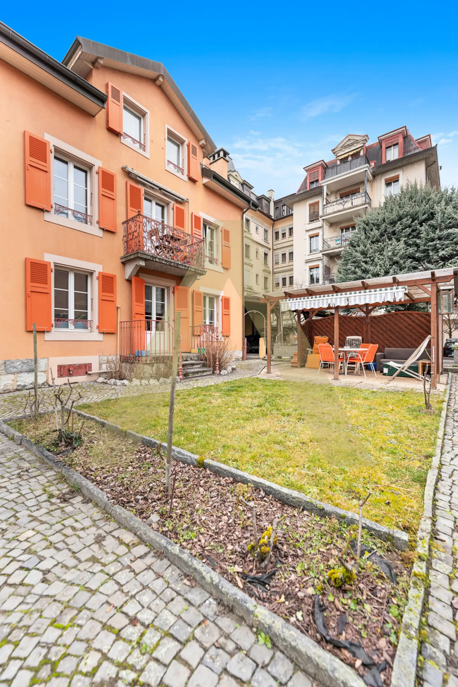 Townhouse with great potential - Center of Lausanne
