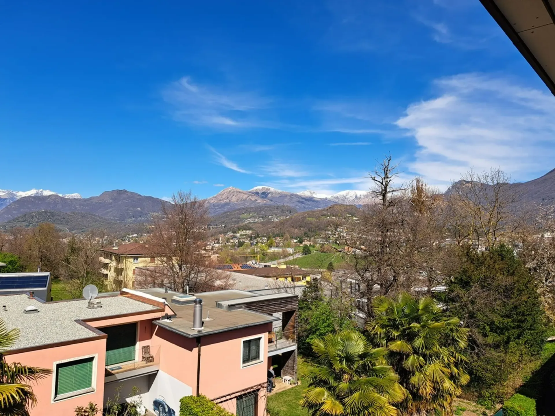 Elegante appartamento 3.5 locali con piscina a Breganzona