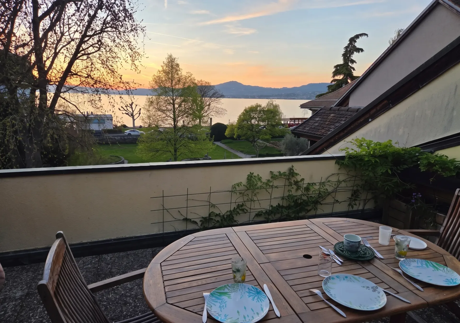 APPARTEMENT DUPLEX 4½ PIÈCES À VILLENEUVE (VD), MEUBLÉ, DURÉE DÉTERMIN