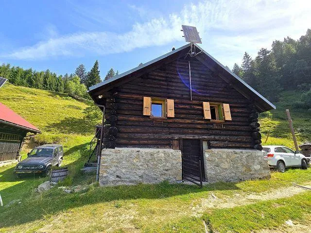 schönes Berghaus inmitten der Natur mit Grundstück und herrlicher Aussicht