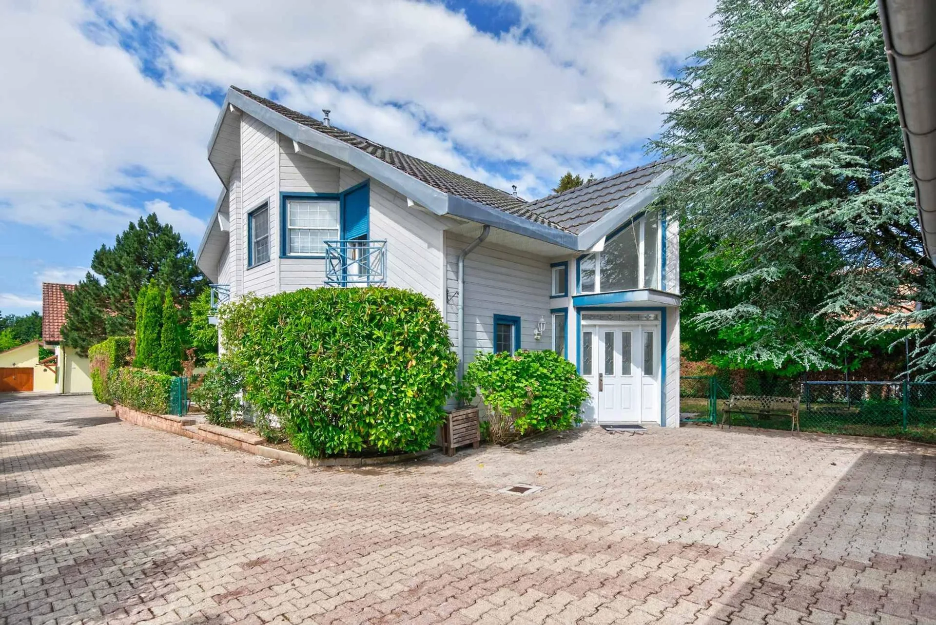 Spacious house in Epalinges