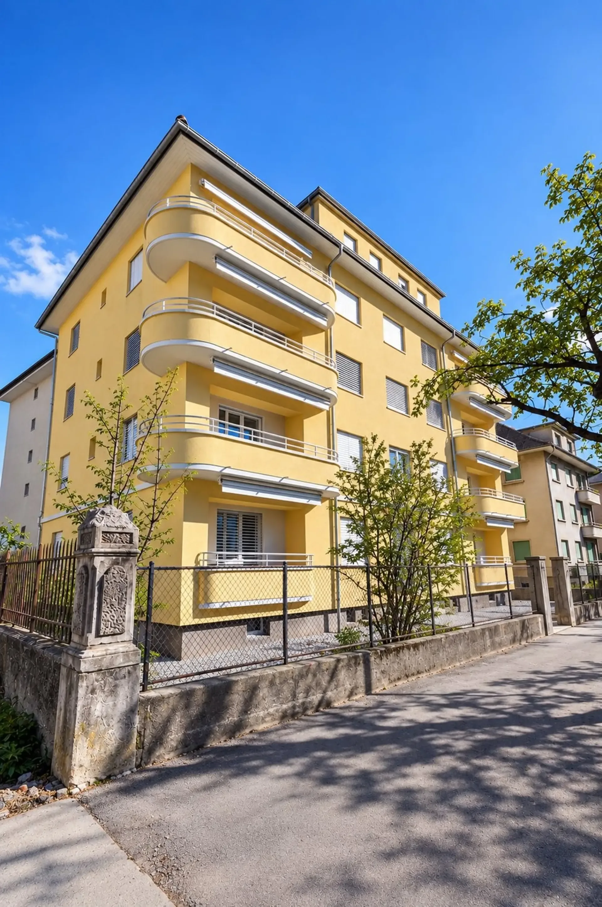 Dreizimmerwohnung im ersten Stock