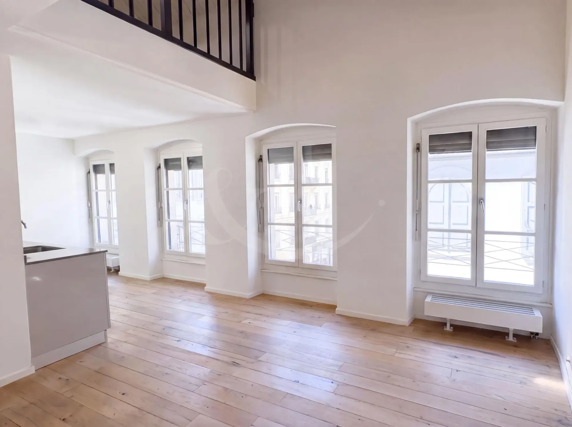 Elegantes Duplextloft im Herzen von Genf - nur zwei Schritte von den Quais des Bergues entfernt