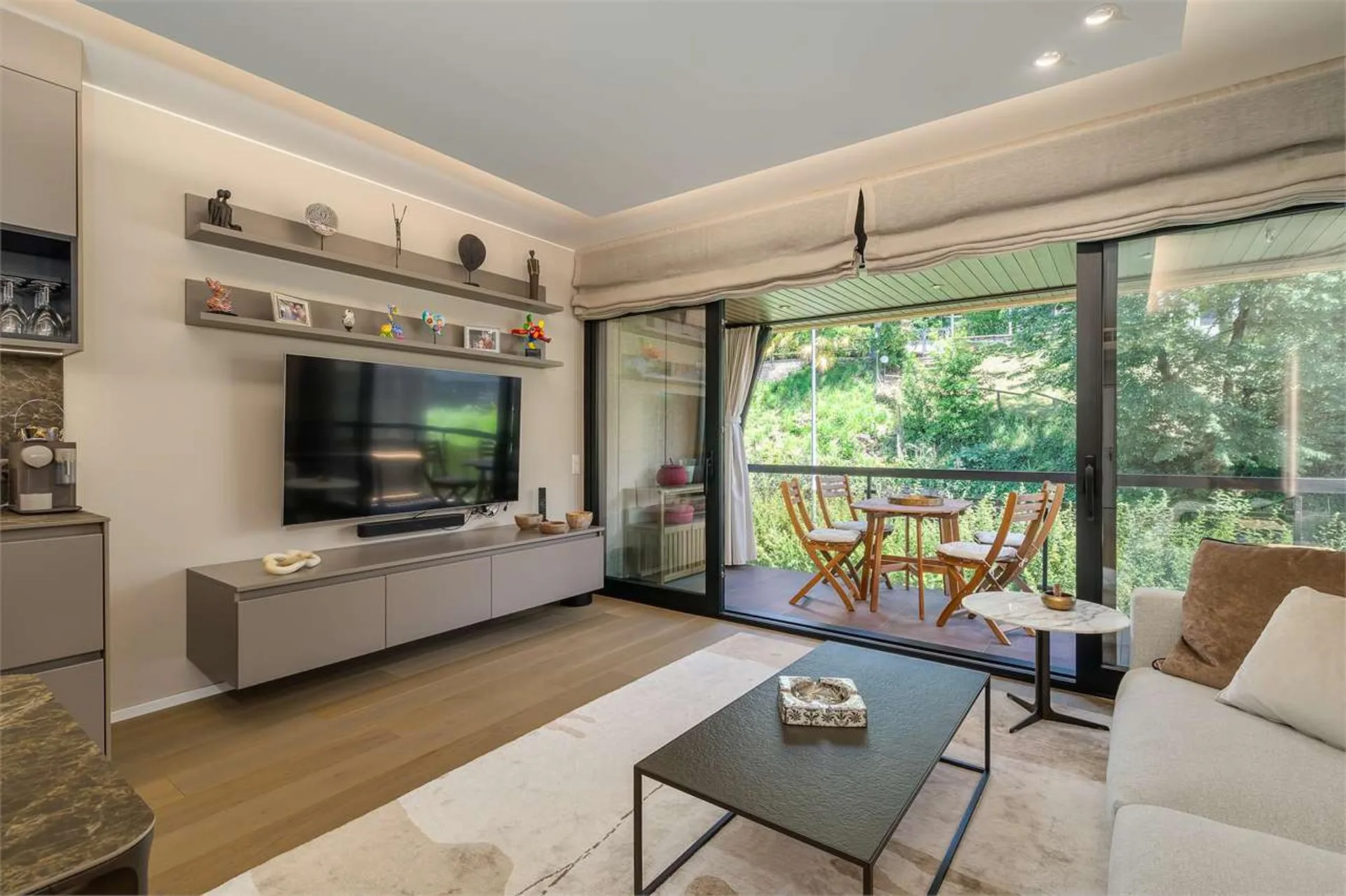 Elegantes 3.5-Zimmer-Apartment komplett renoviert in Viga