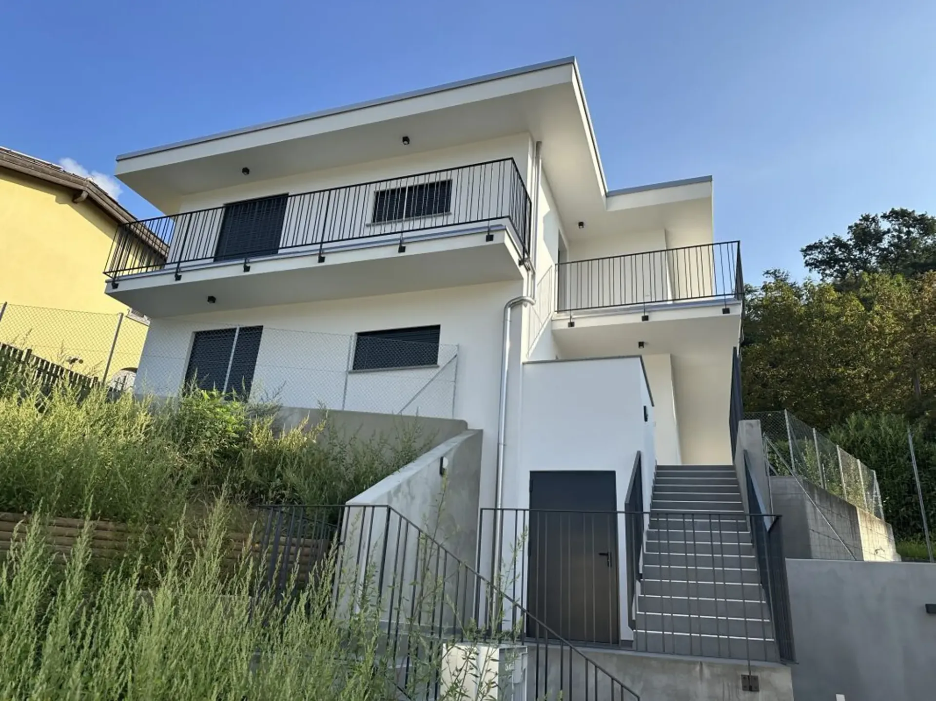 Neue und moderne 3.5-Zimmer-Wohnung, letztes Stockwerk und offene Aussicht Mendrisio Arzo