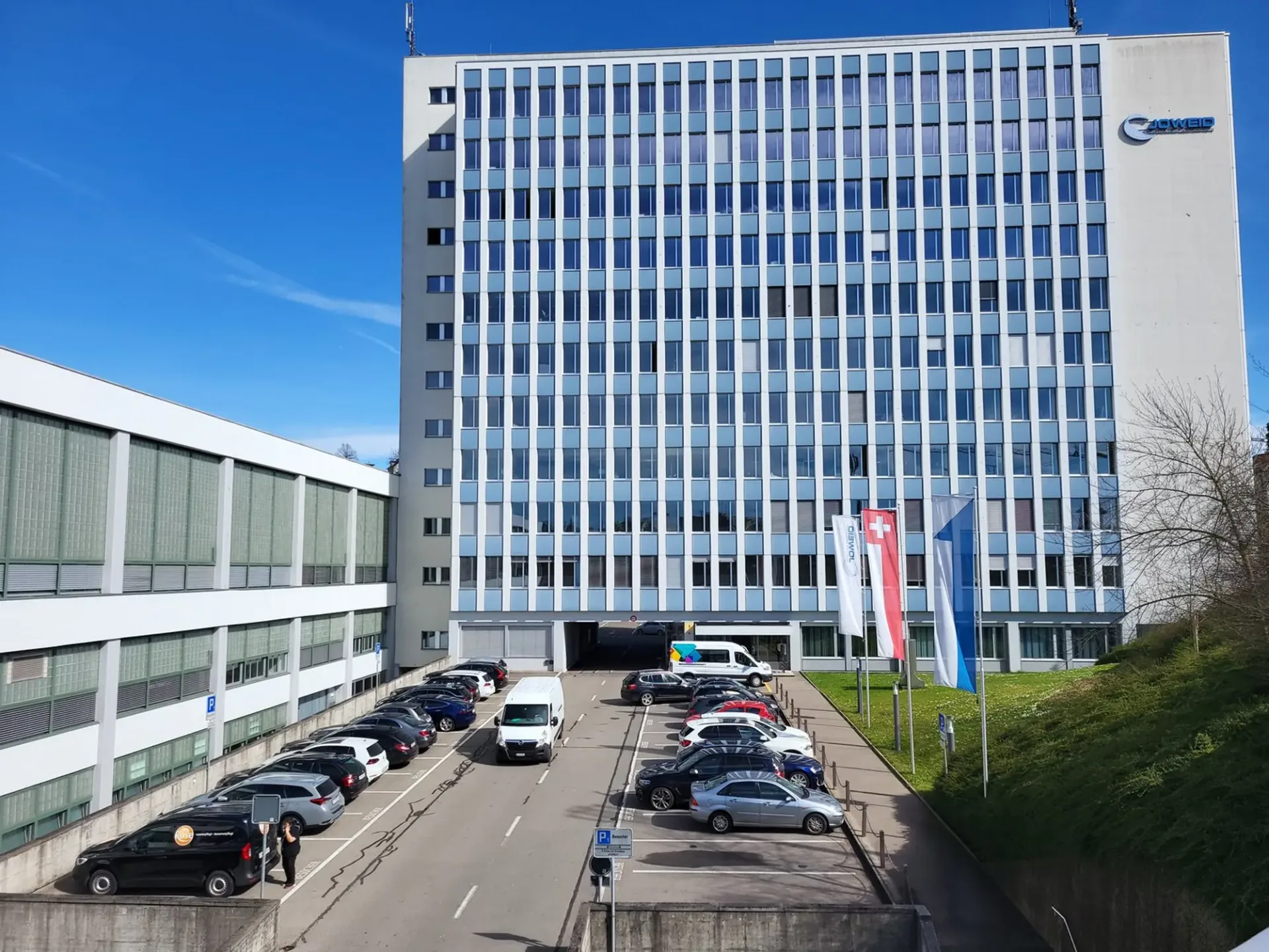 Zentral in Rüti -  Büroräume in Hochhaus mit Weitsicht