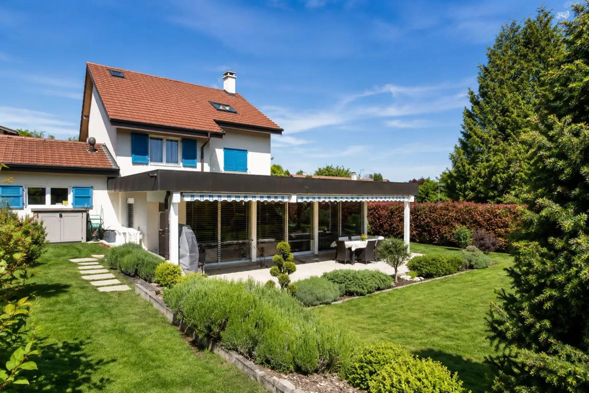 Haus mit mehreren Wohnungen