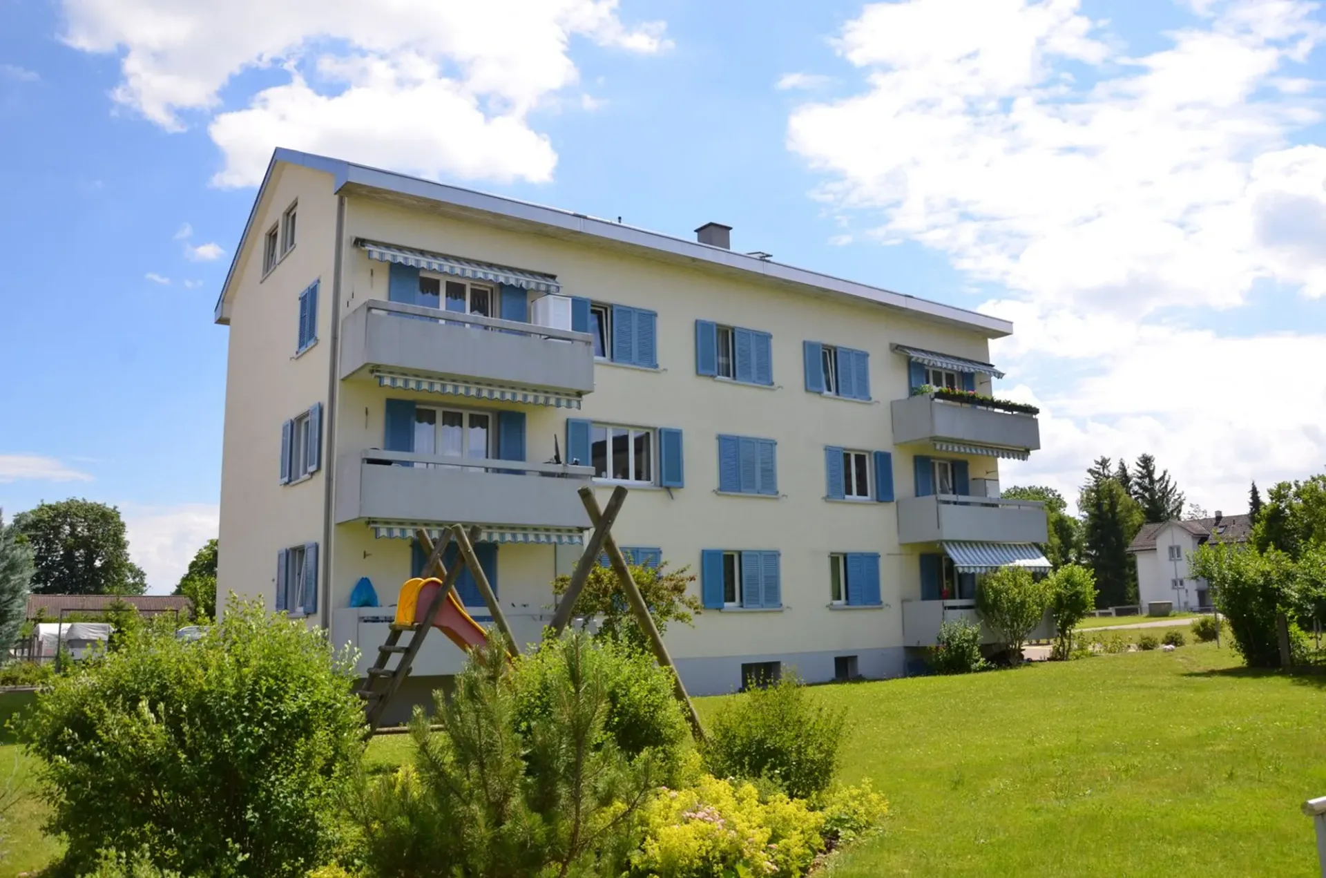 modern, spacious 2.5-room attic apartment in a quiet location