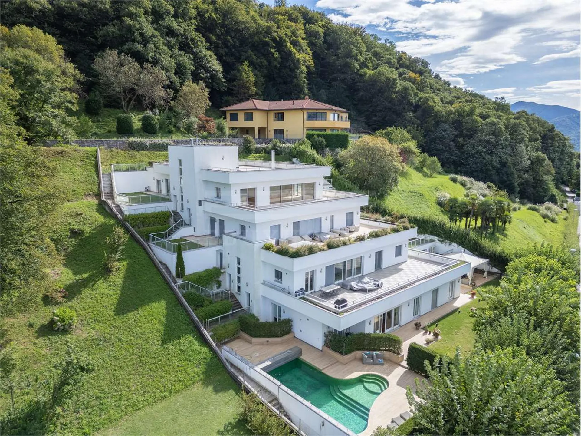 Montagnola - Collina d'Oro: Villa con piscina vicino TASIS e Lugano