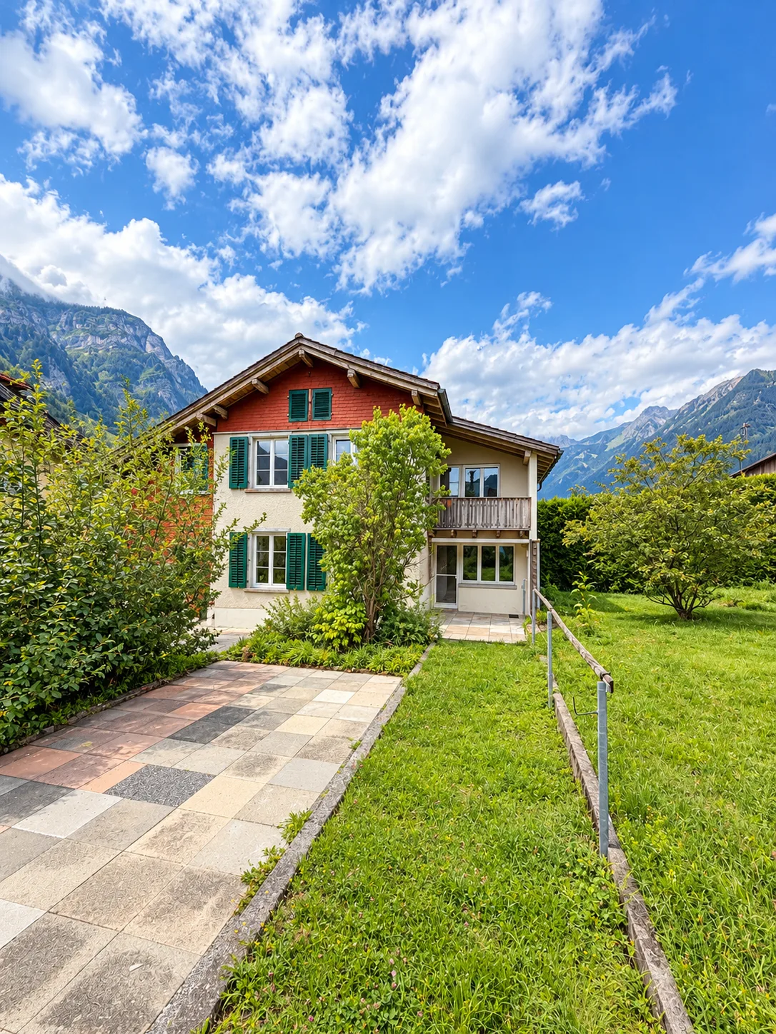 Charmantes 4.5-Zimmer-Einfamilienhaus mit grosszügigem Garten und herrlicher Bergsicht