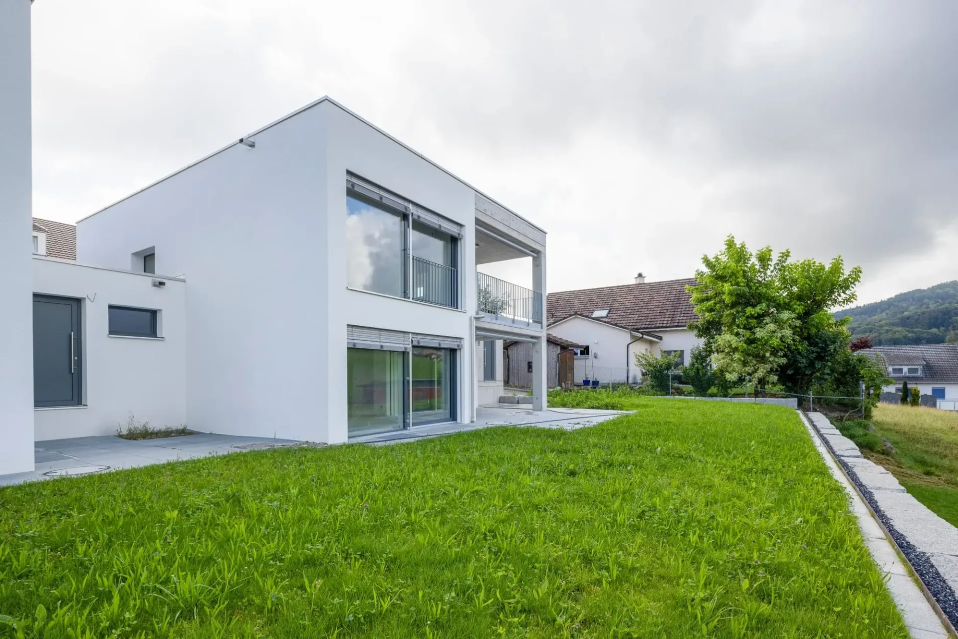 NEUBAU: Wohnen an sonnig-idyllischer Lage
