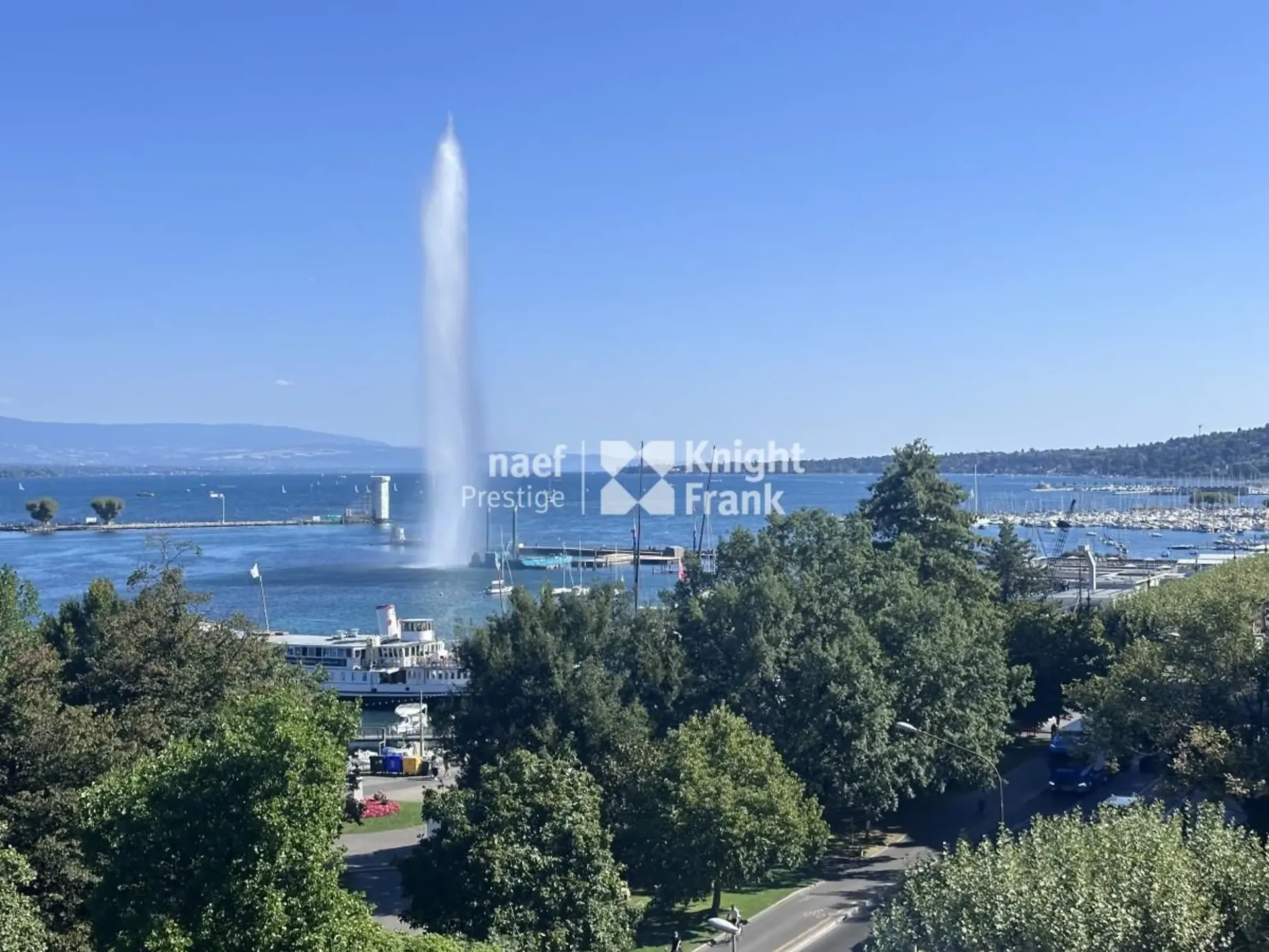 Appartamento di charme - completamente rinnovato - nel centro con vista del jet d'eau