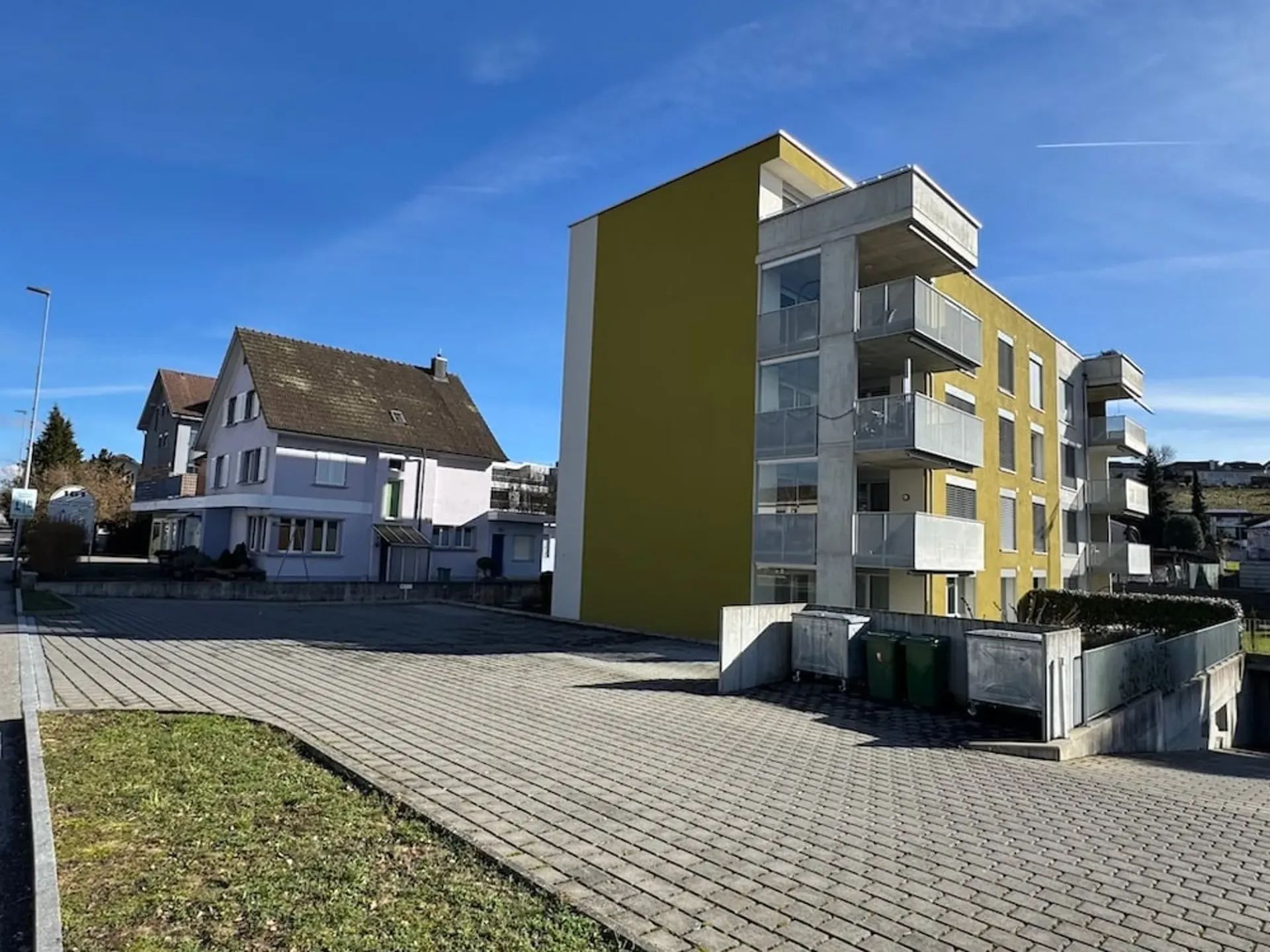 Bauland mit hoher Ausnützung (AZ 0.9) und Bestandesliegenschaft
