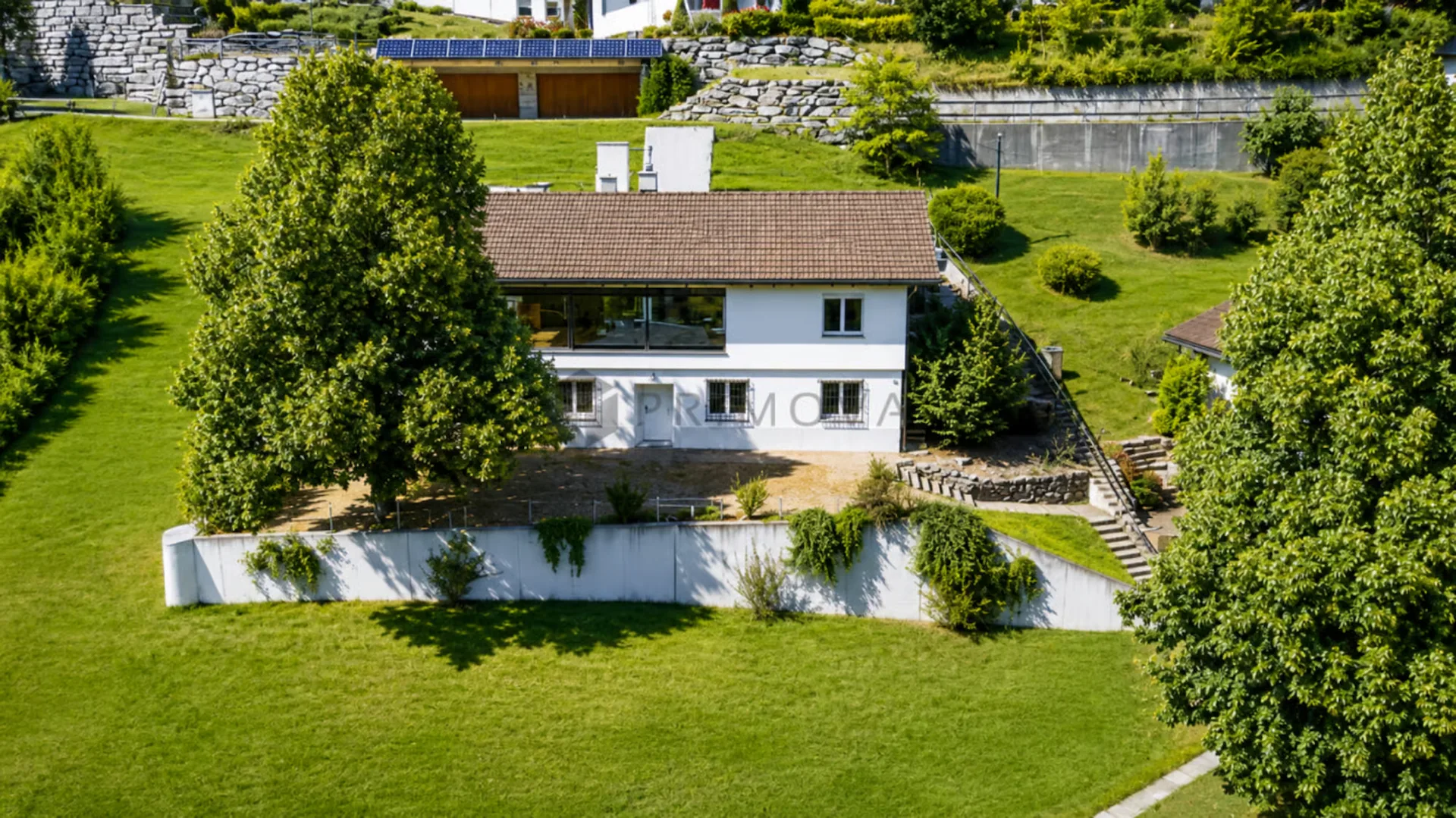 Maison unifamiliale avec vue panoramique dans un emplacement préféré de Maladers