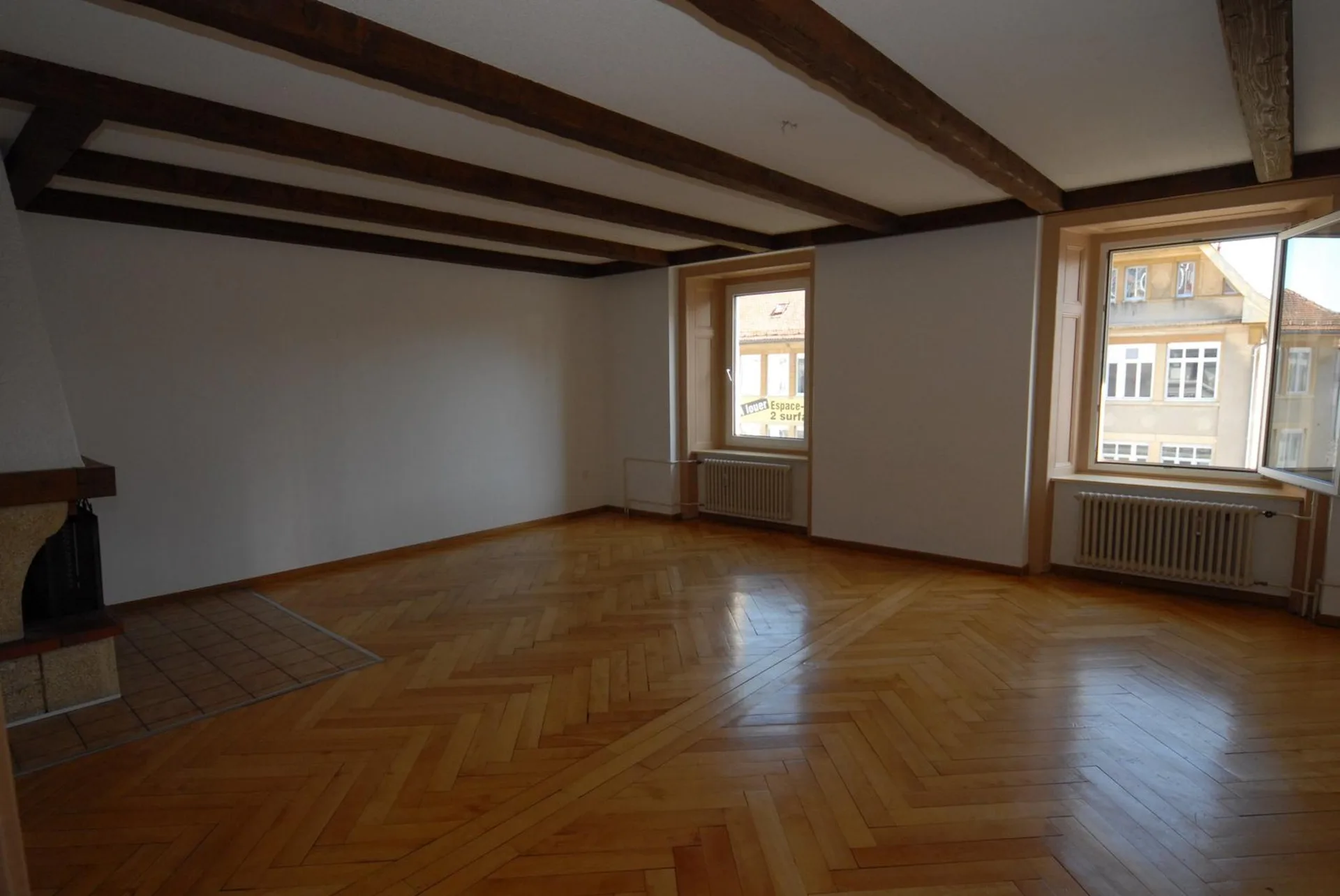 Große 3.5-Zimmer-Wohnung, Kamin, Möglichkeit für eine Garage